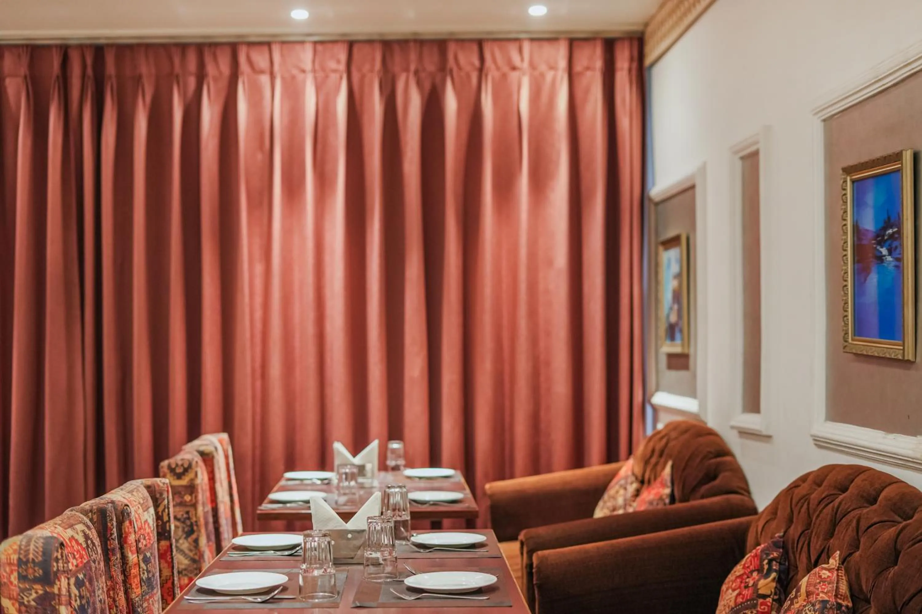 Restaurant/places to eat in Hotel Highway Greens Near VR Punjab Mall Airport Road Mohali Chandigarh