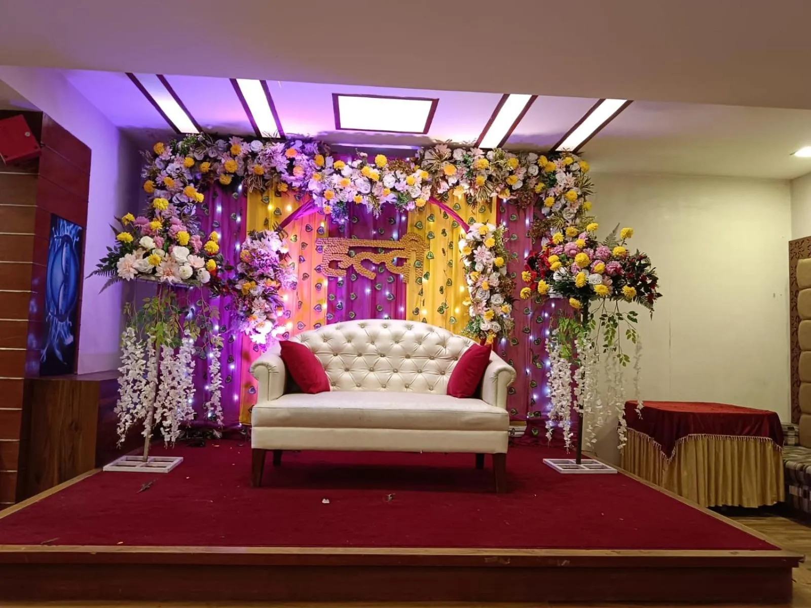 Banquet/Function facilities, Bed in Hotel Highway Greens Near VR Punjab Mall Airport Road Mohali Chandigarh