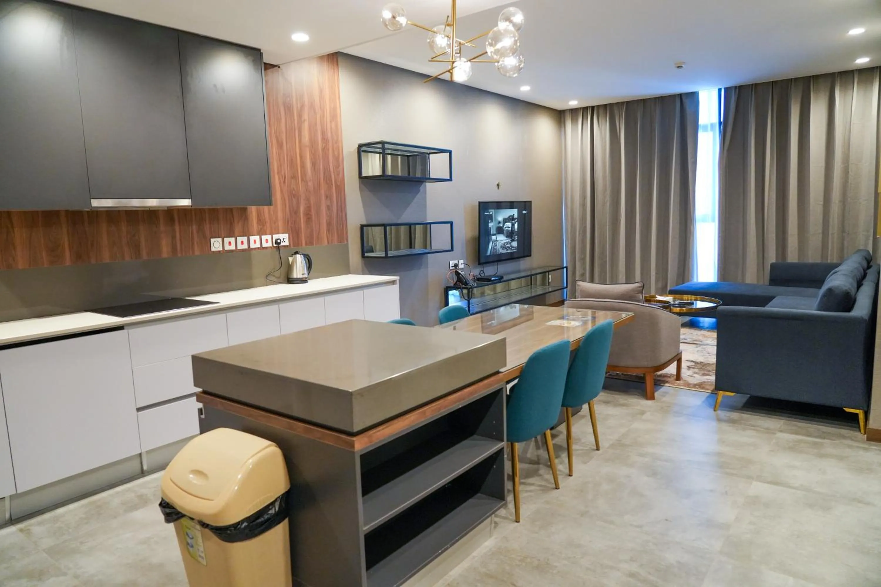 Kitchen or kitchenette in Modern Heights