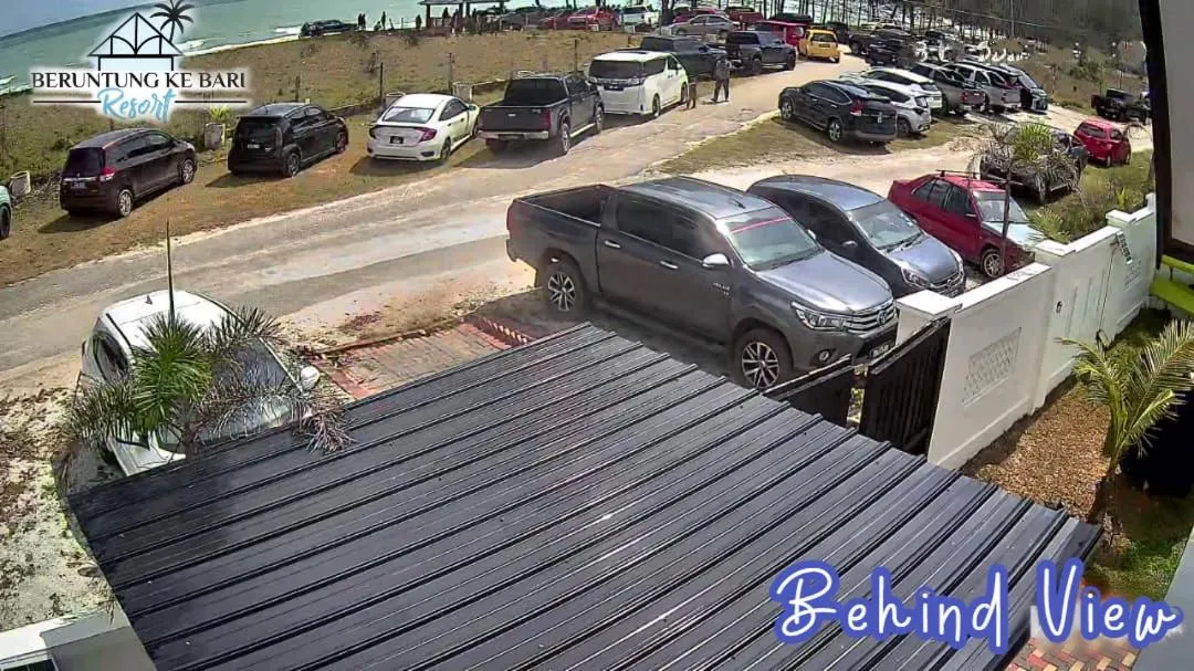 Day in BERUNTUNG KE BARI RESORT @ PANTAI PENARIK