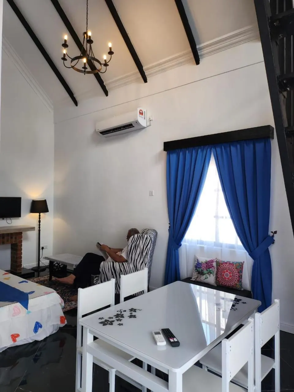 Photo of the whole room, Bed in BERUNTUNG KE BARI RESORT @ PANTAI PENARIK