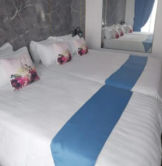 Property building, Bed in BERUNTUNG KE BARI RESORT @ PANTAI PENARIK