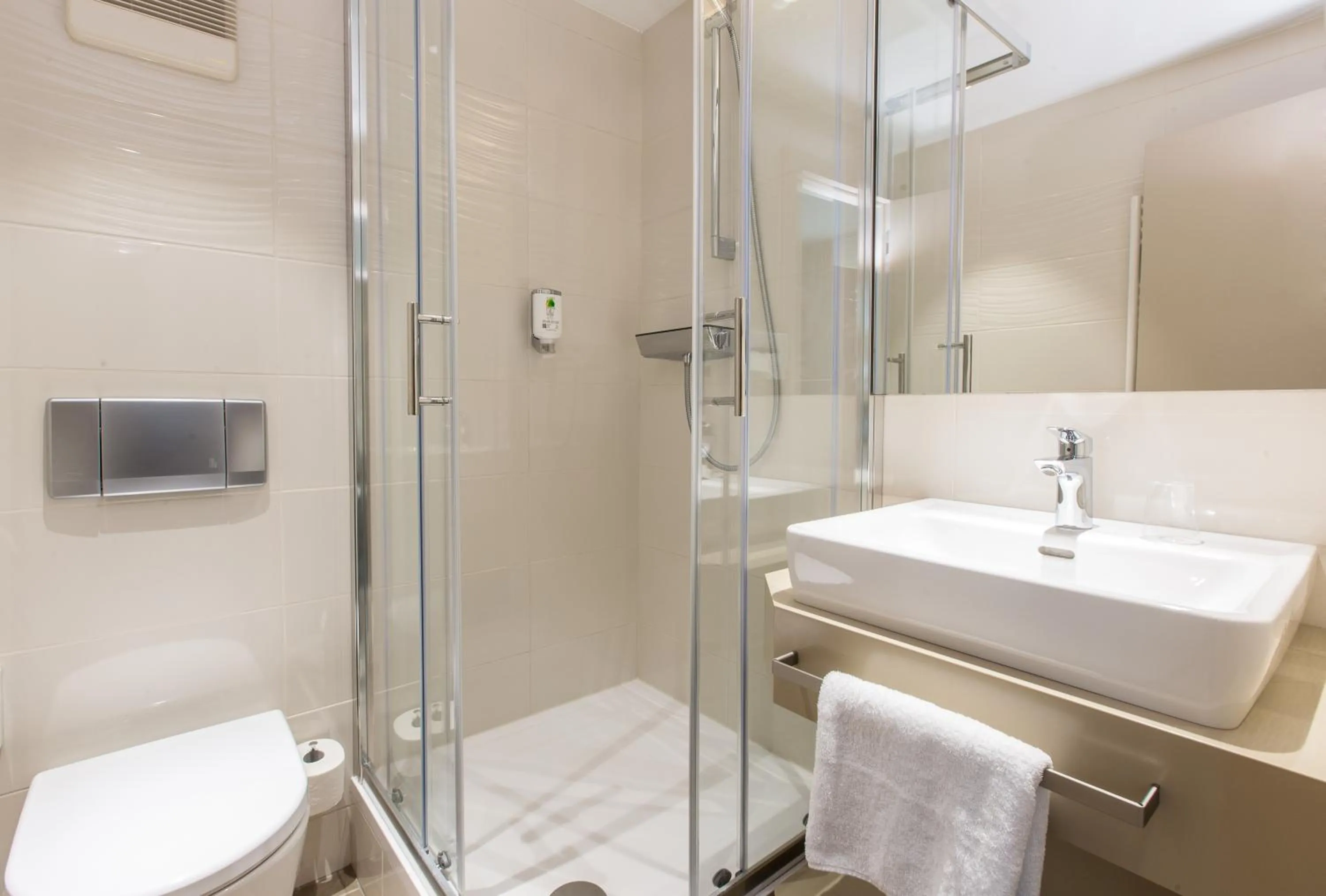 Shower in Hotel Kapuzinerhof