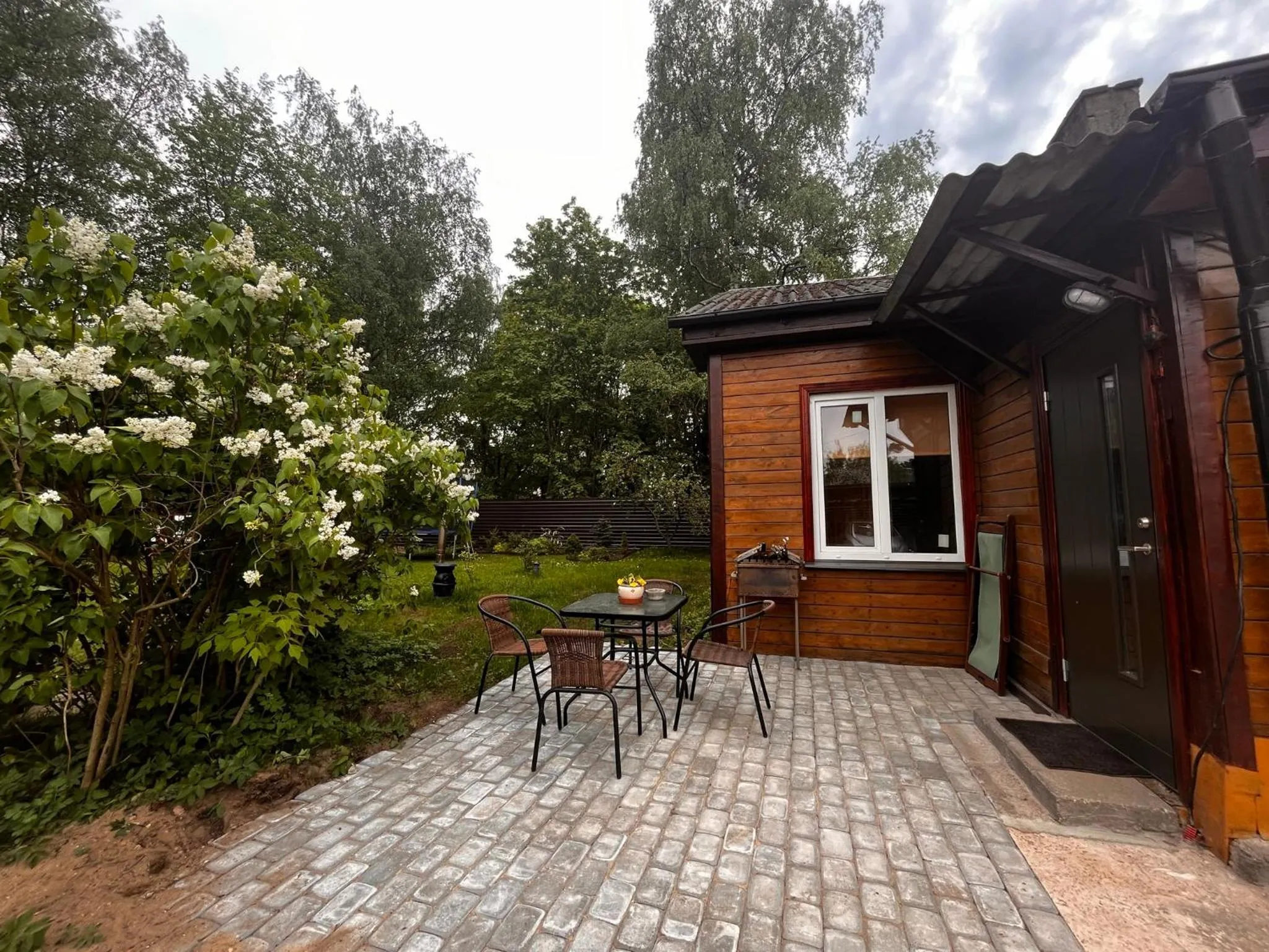 Facade/entrance in Unique Mailo cottage