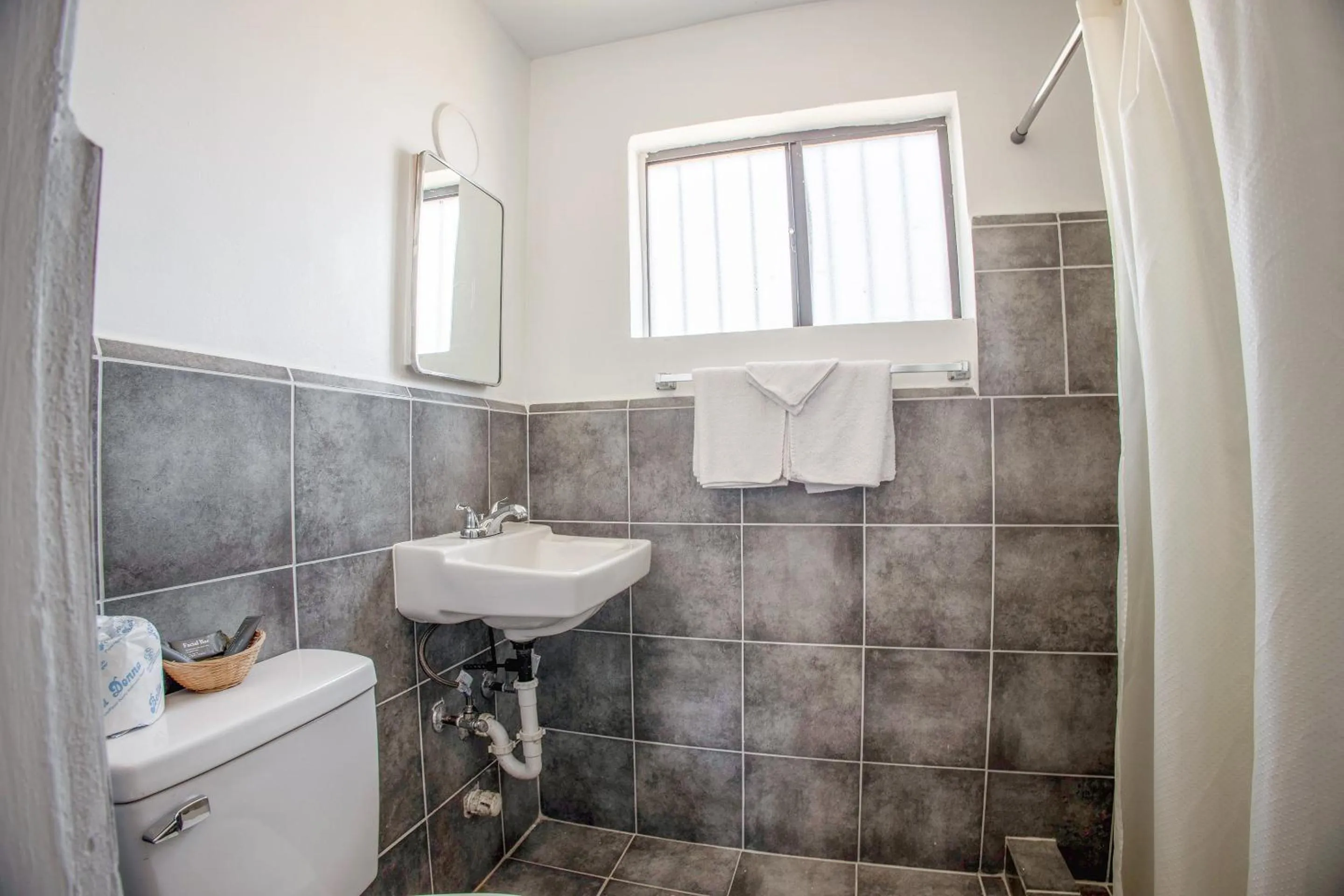 Bathroom in Sands Motel By OYO El Paso near Airport