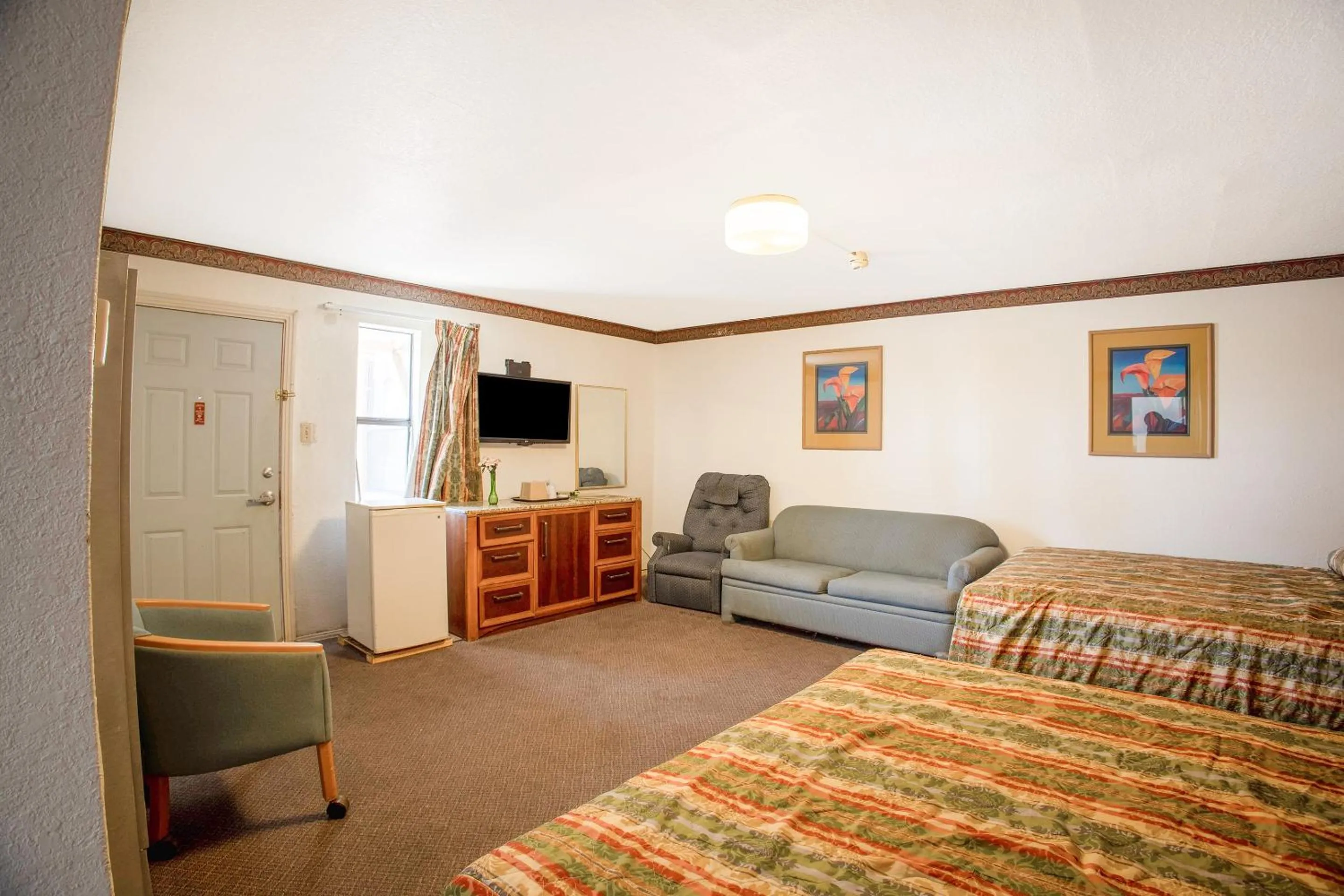 Bedroom, Bed in Sands Motel By OYO El Paso near Airport