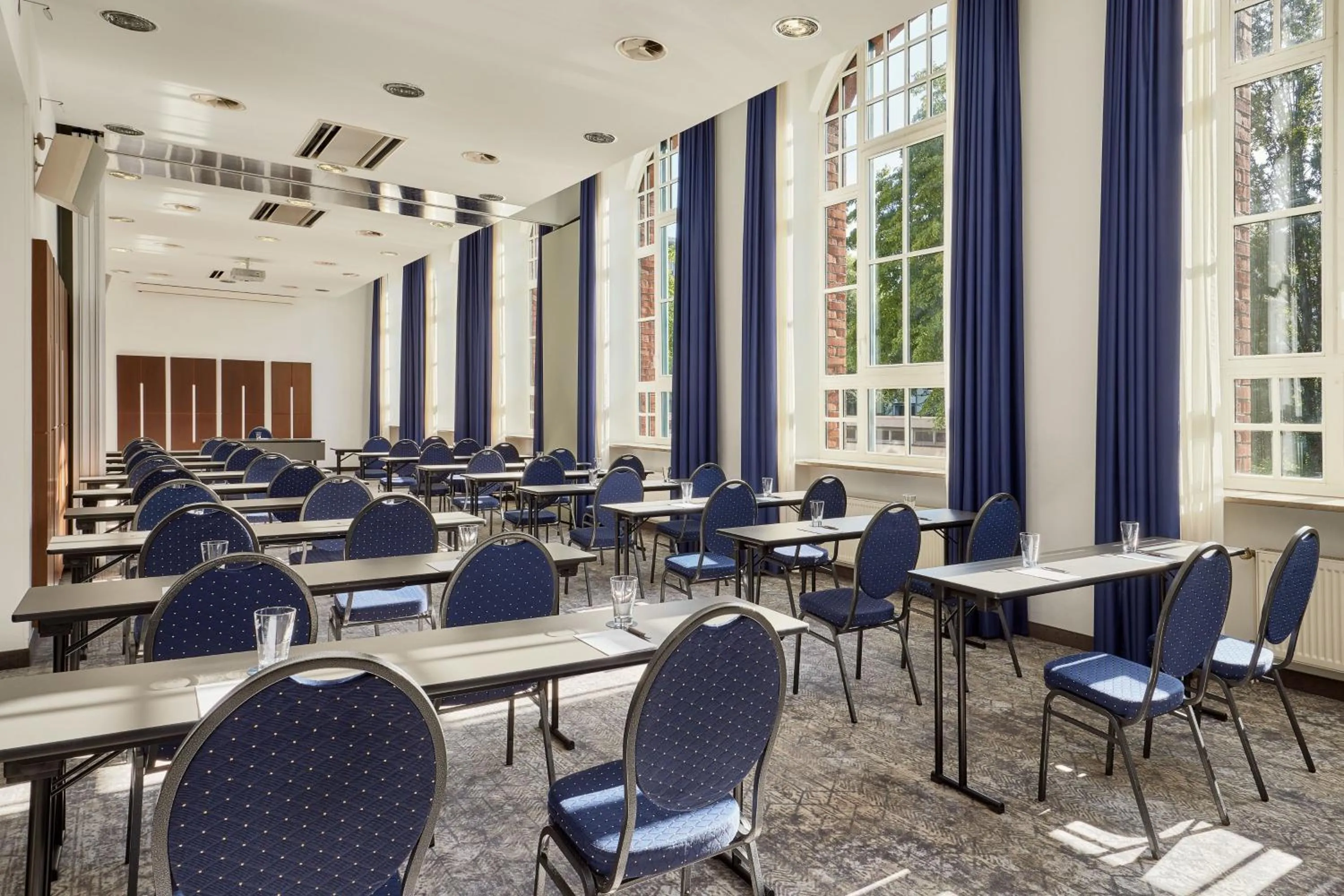 Meeting/conference room in Sheraton Hannover Pelikan Hotel