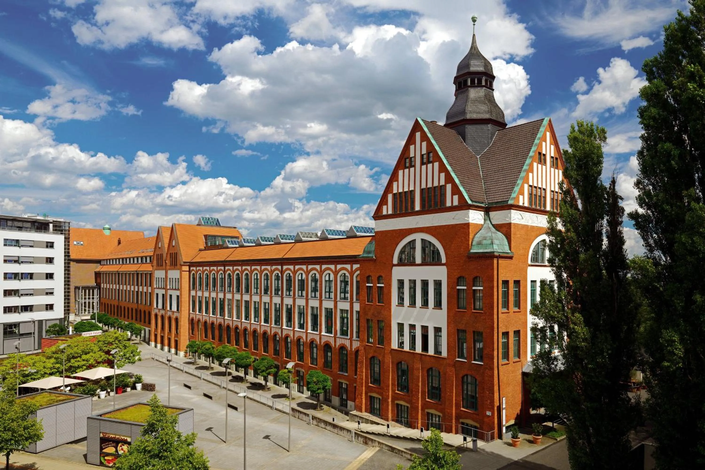 Property building in Sheraton Hannover Pelikan Hotel