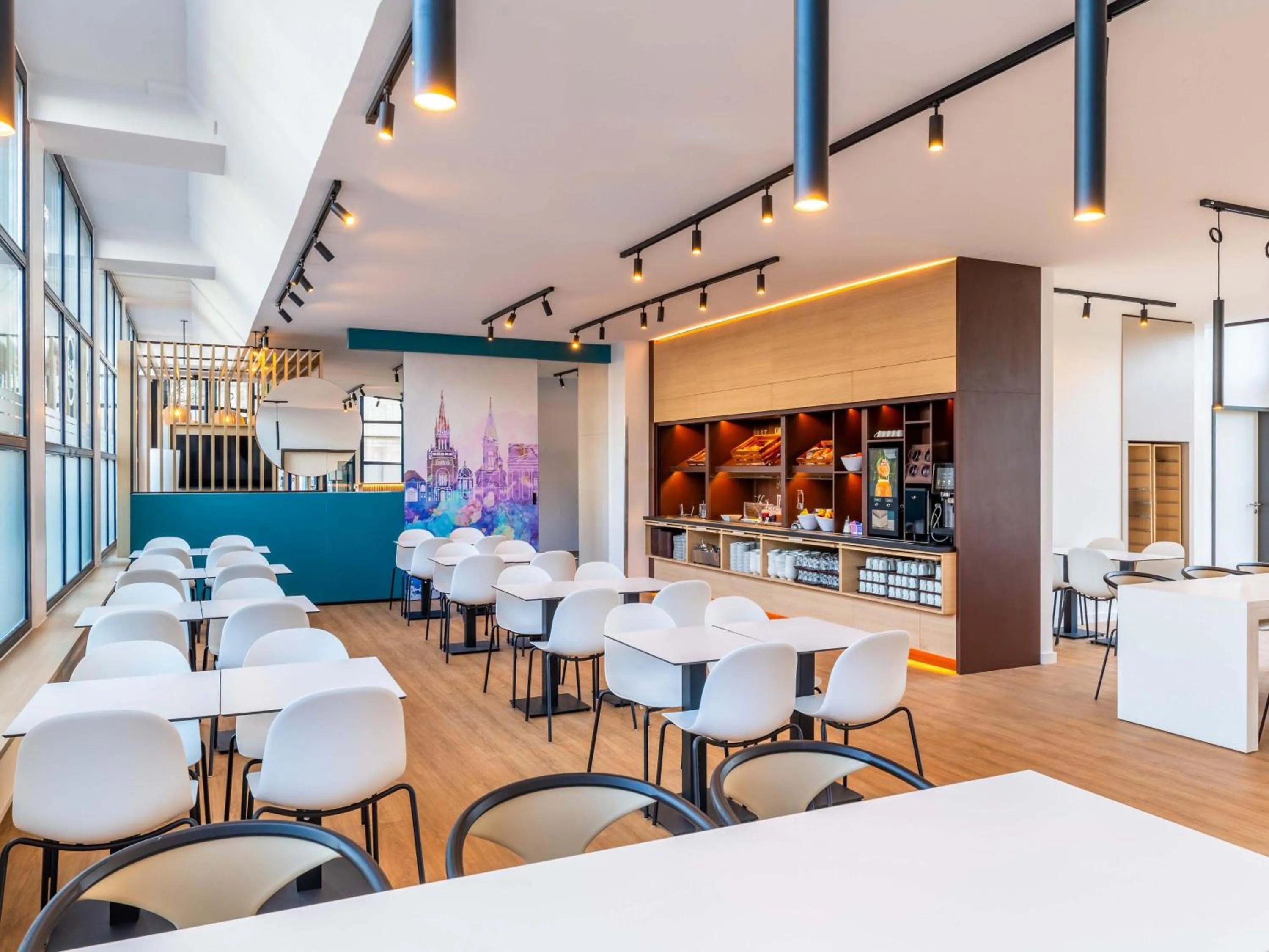 Restaurant/places to eat in B&B HOTEL Aachen City-Ost