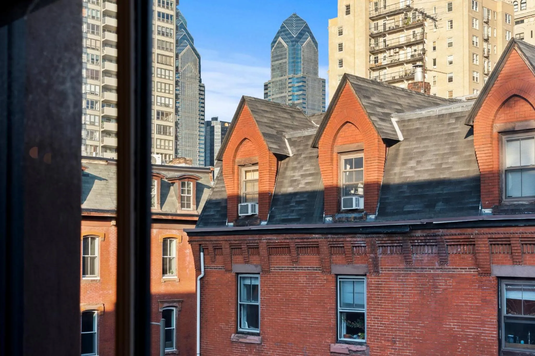 Stay Rafa At 2000 Spruce