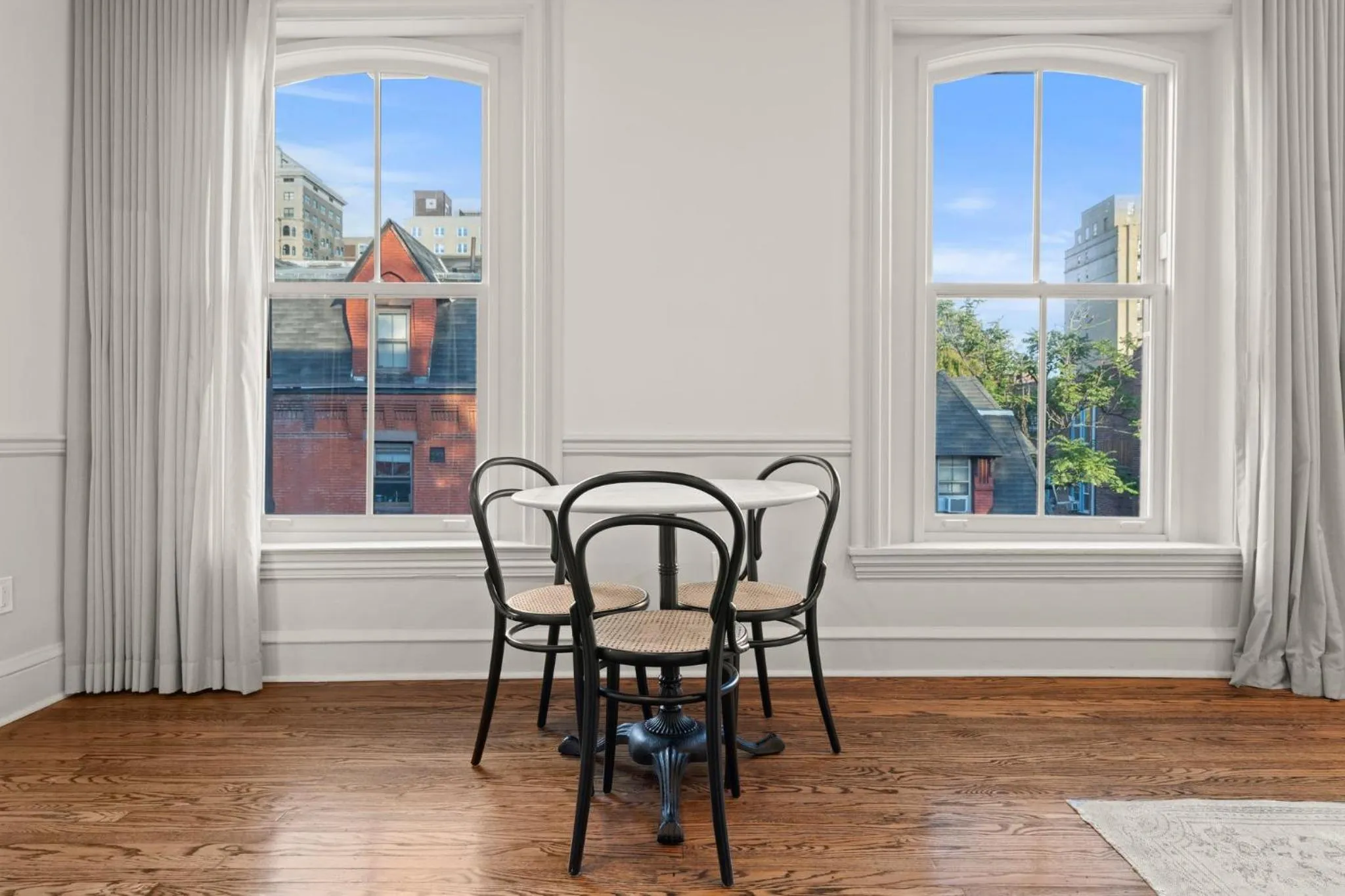 Stay Rafa At 2000 Spruce