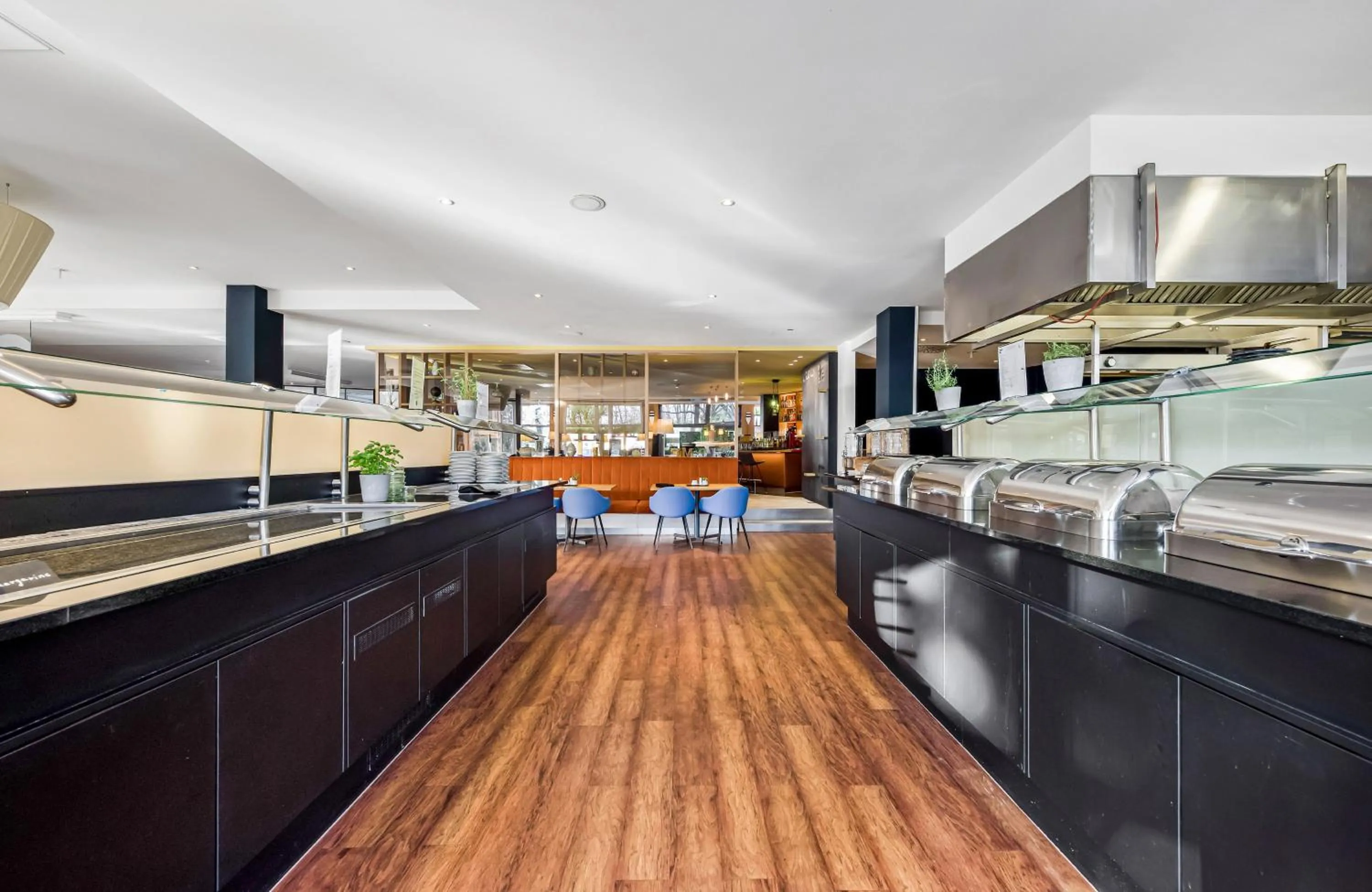 Buffet breakfast in Leonardo Hotel Hannover Medical Park