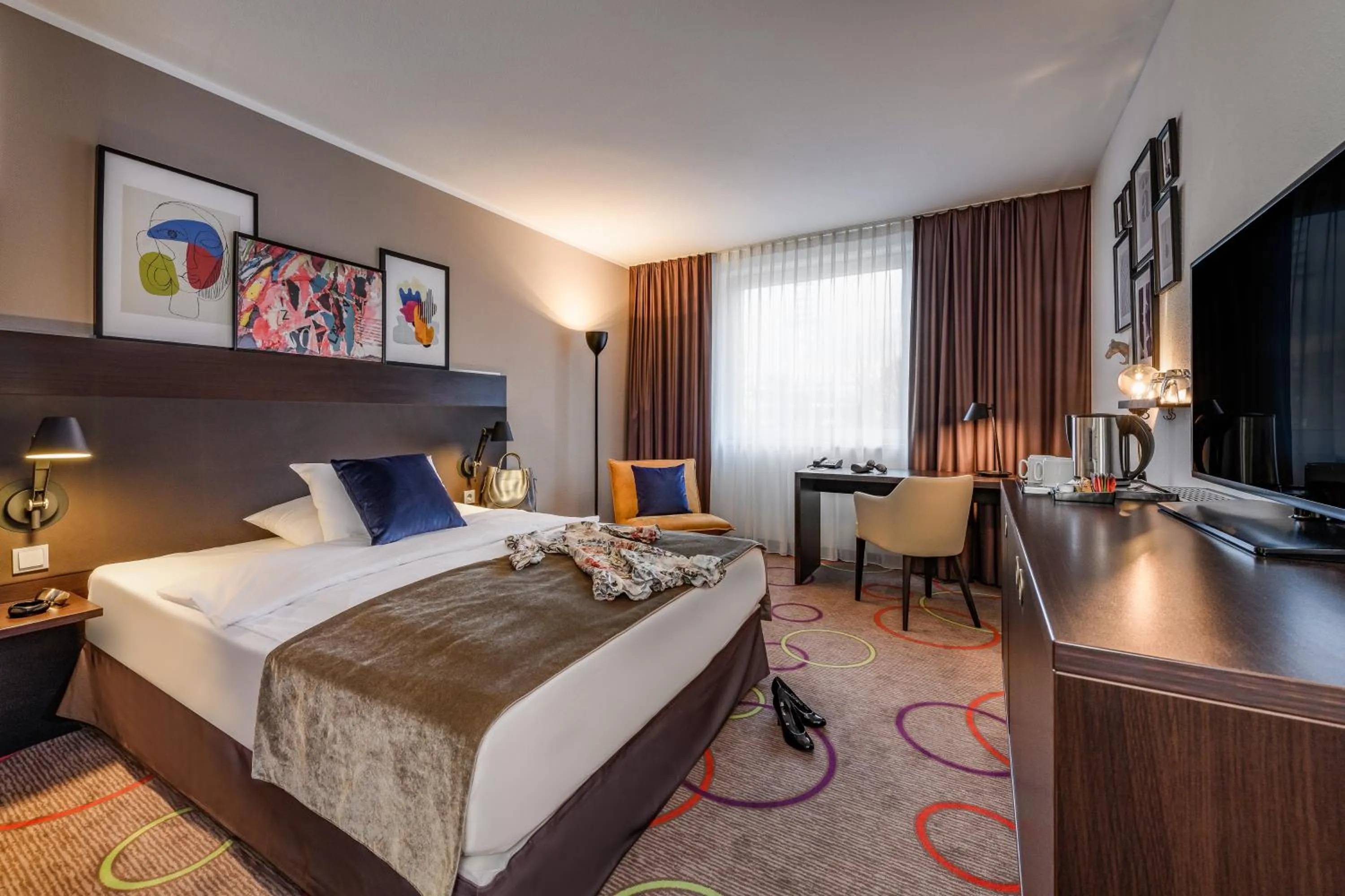 TV and multimedia, Bed in Mercure Hotel Hannover Medical Park