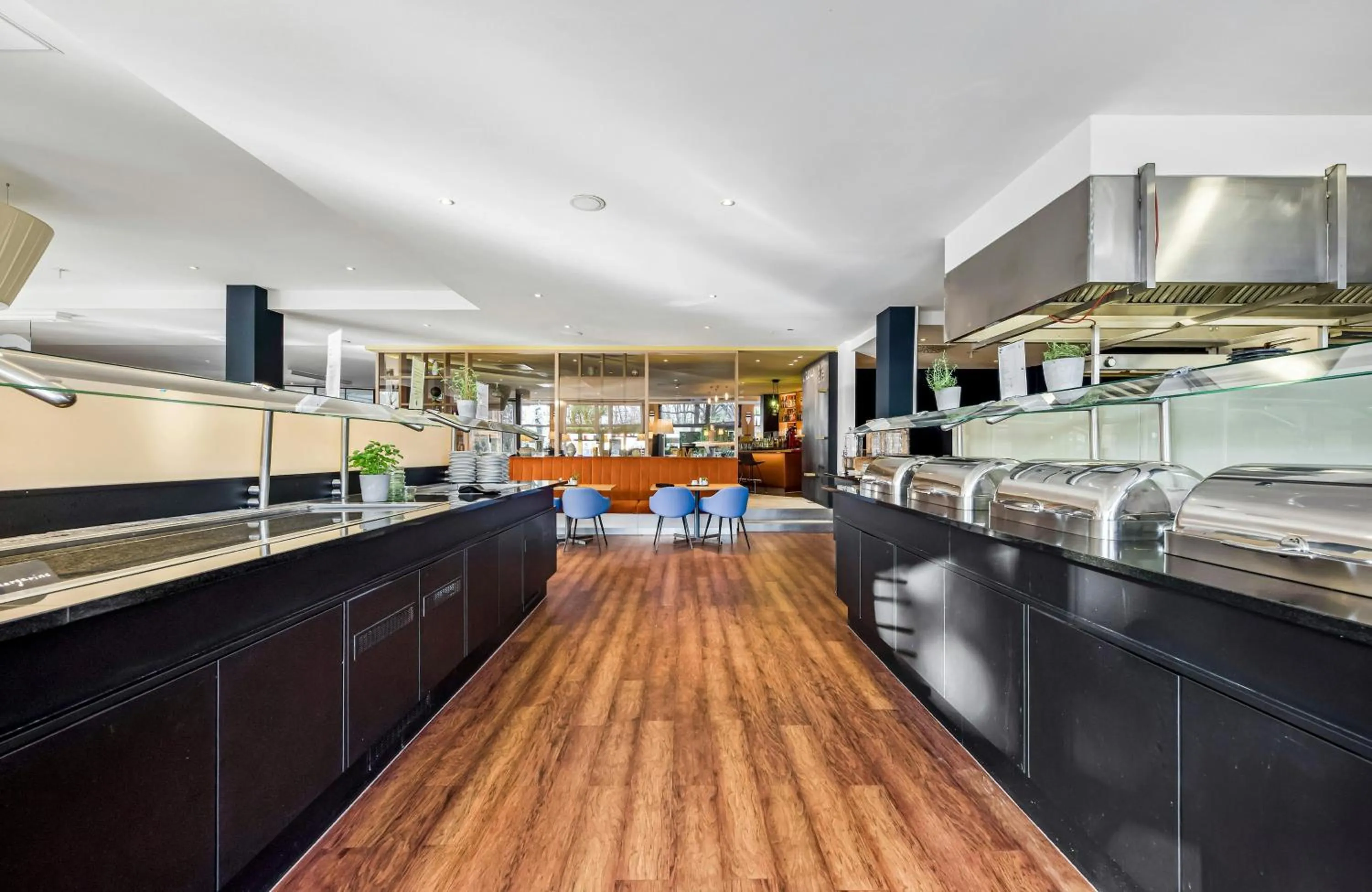 Buffet breakfast in Leonardo Hotel Hannover Medical Park