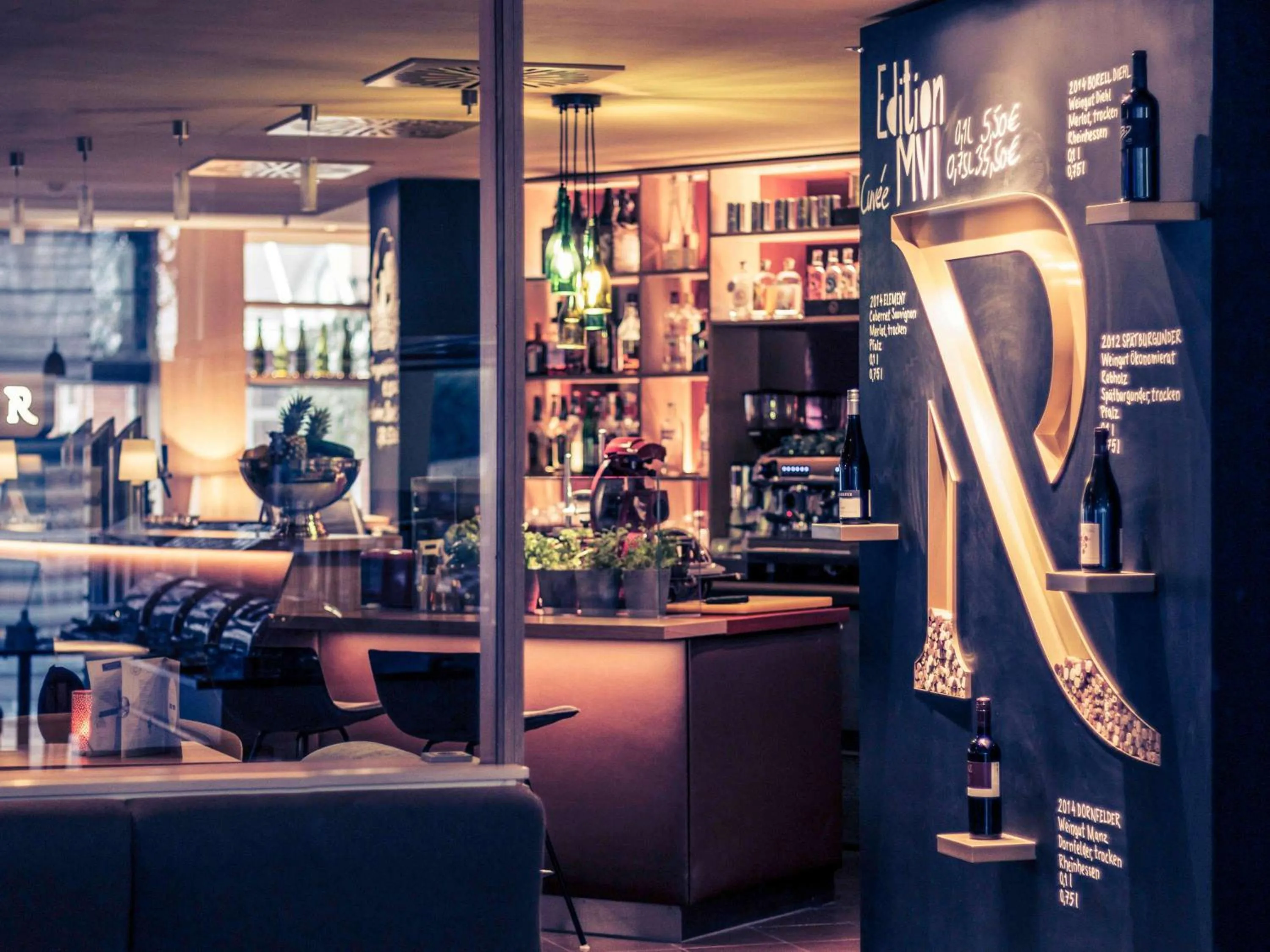 Lounge or bar in Mercure Hotel Hannover Medical Park