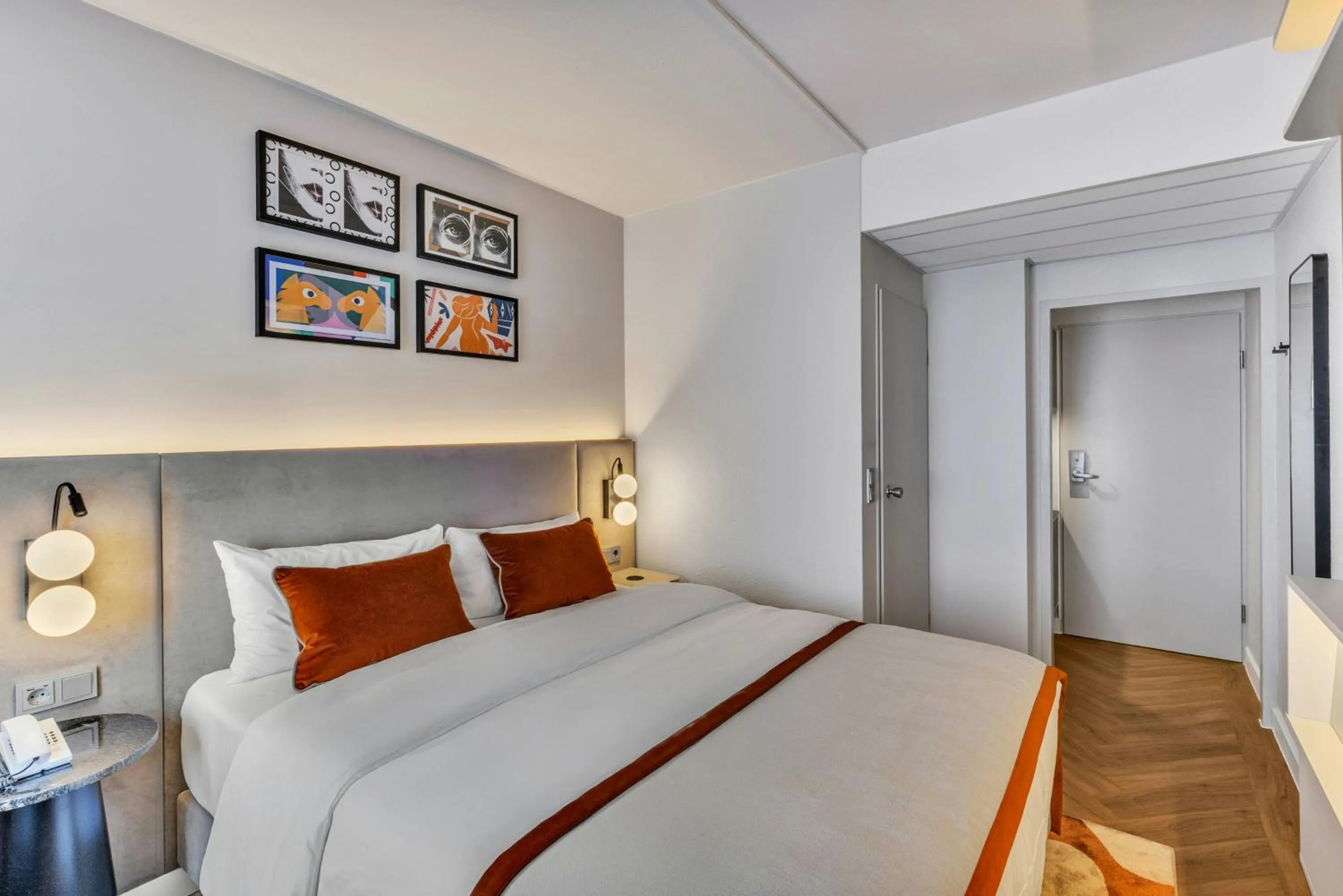 Photo of the whole room, Bed in Leonardo Hotel Hannover Medical Park