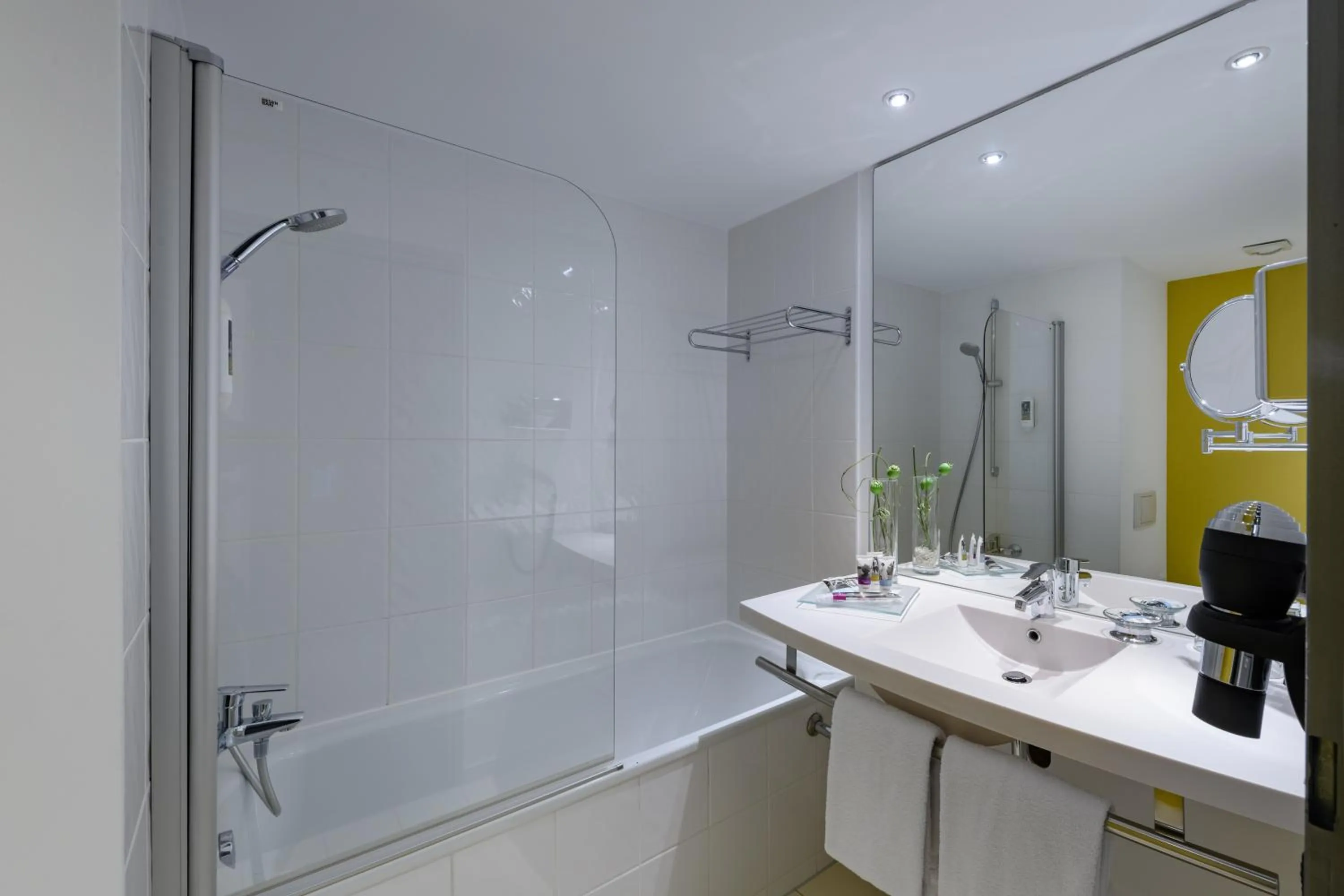 Toilet in Mercure Hotel Hannover Medical Park