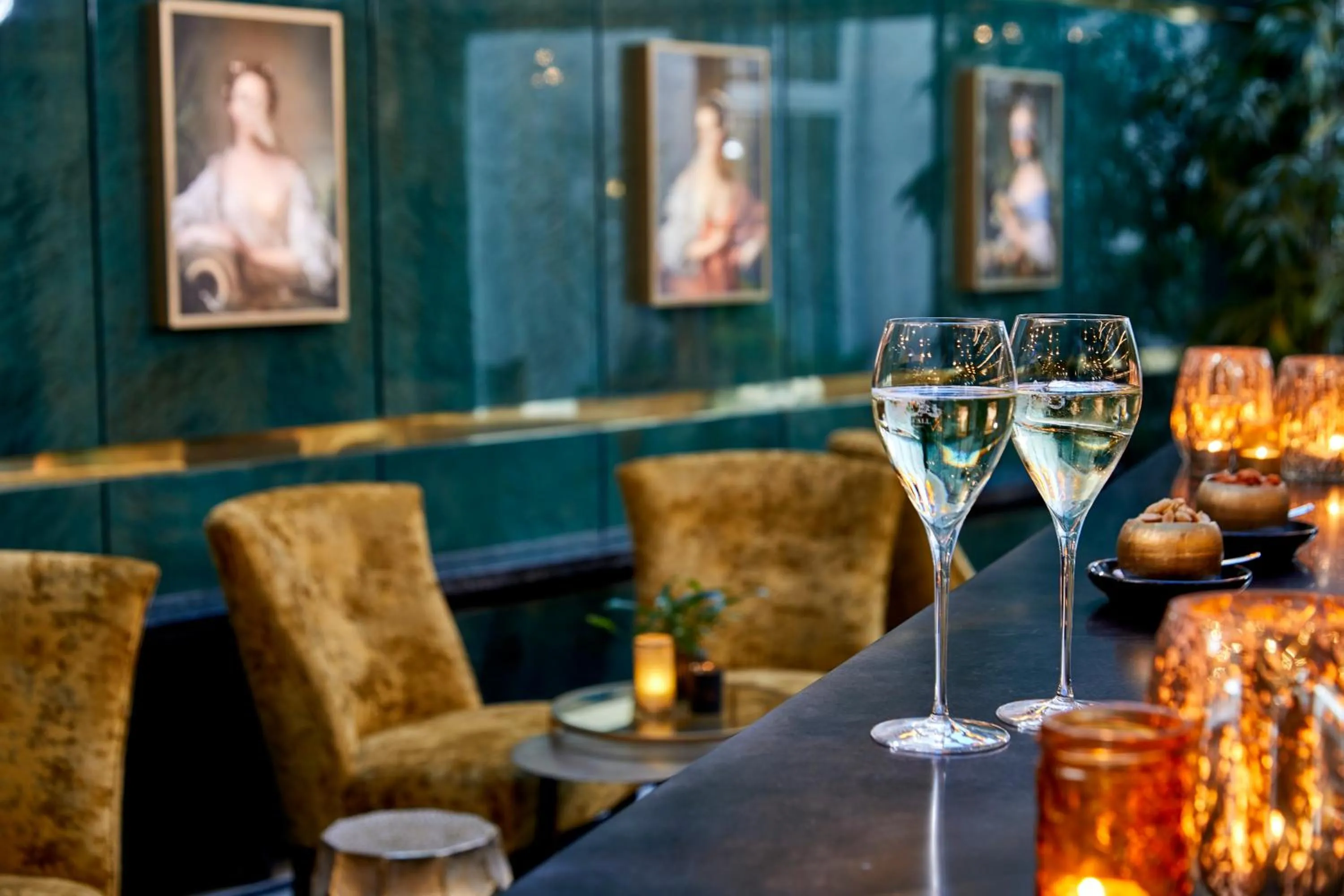 Lounge or bar in Das Carls Hotel