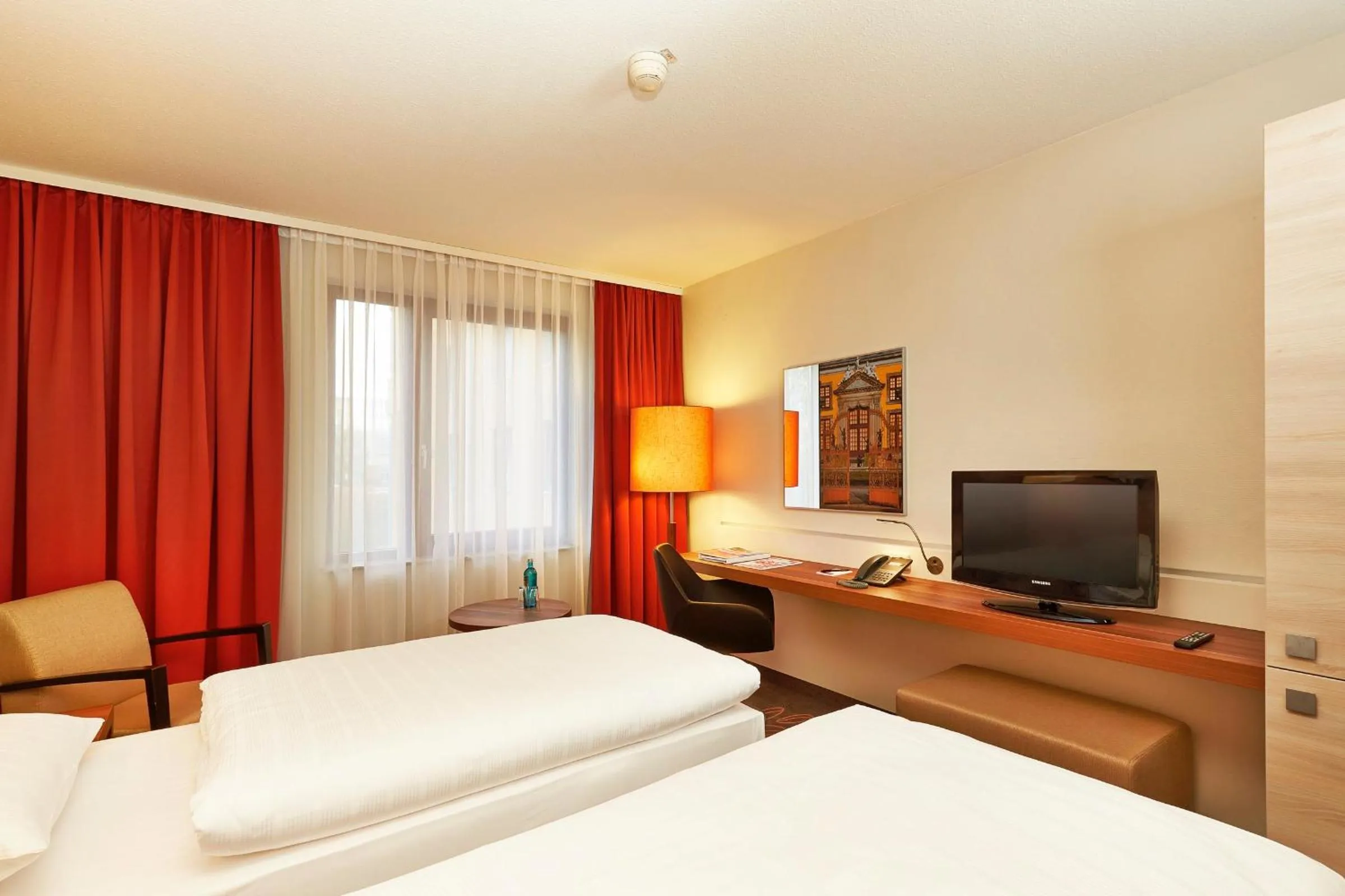 TV and multimedia, Bed in H+ Hotel Hannover