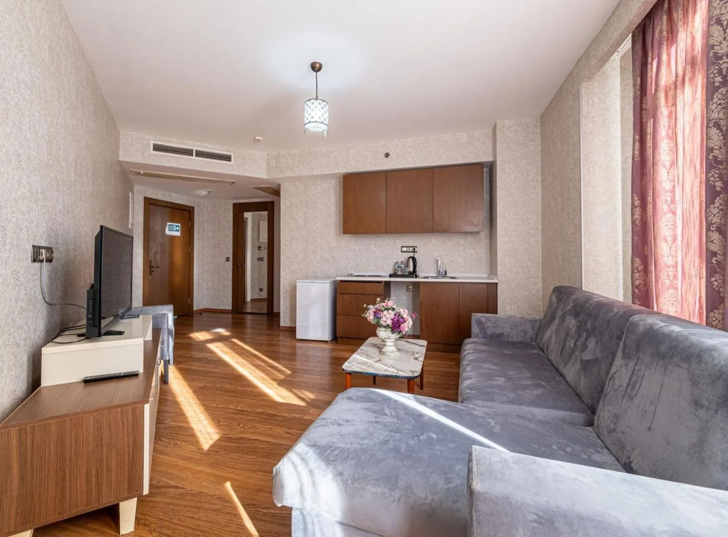 Communal lounge/ TV room in ELİT SUİT