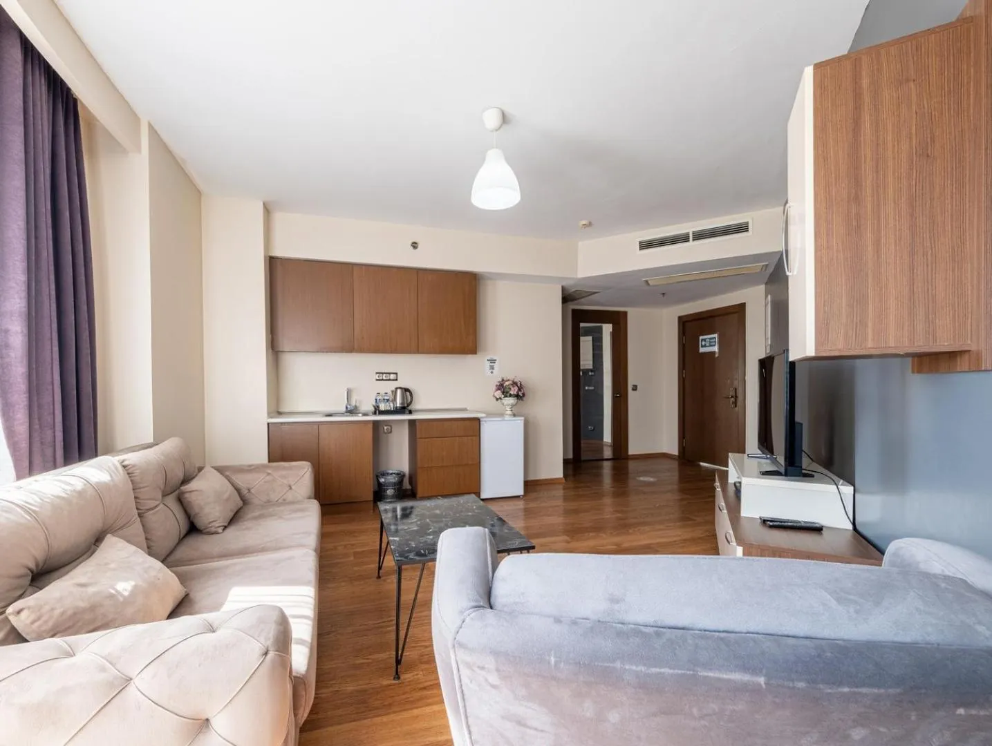 Communal lounge/ TV room in ELİT SUİT