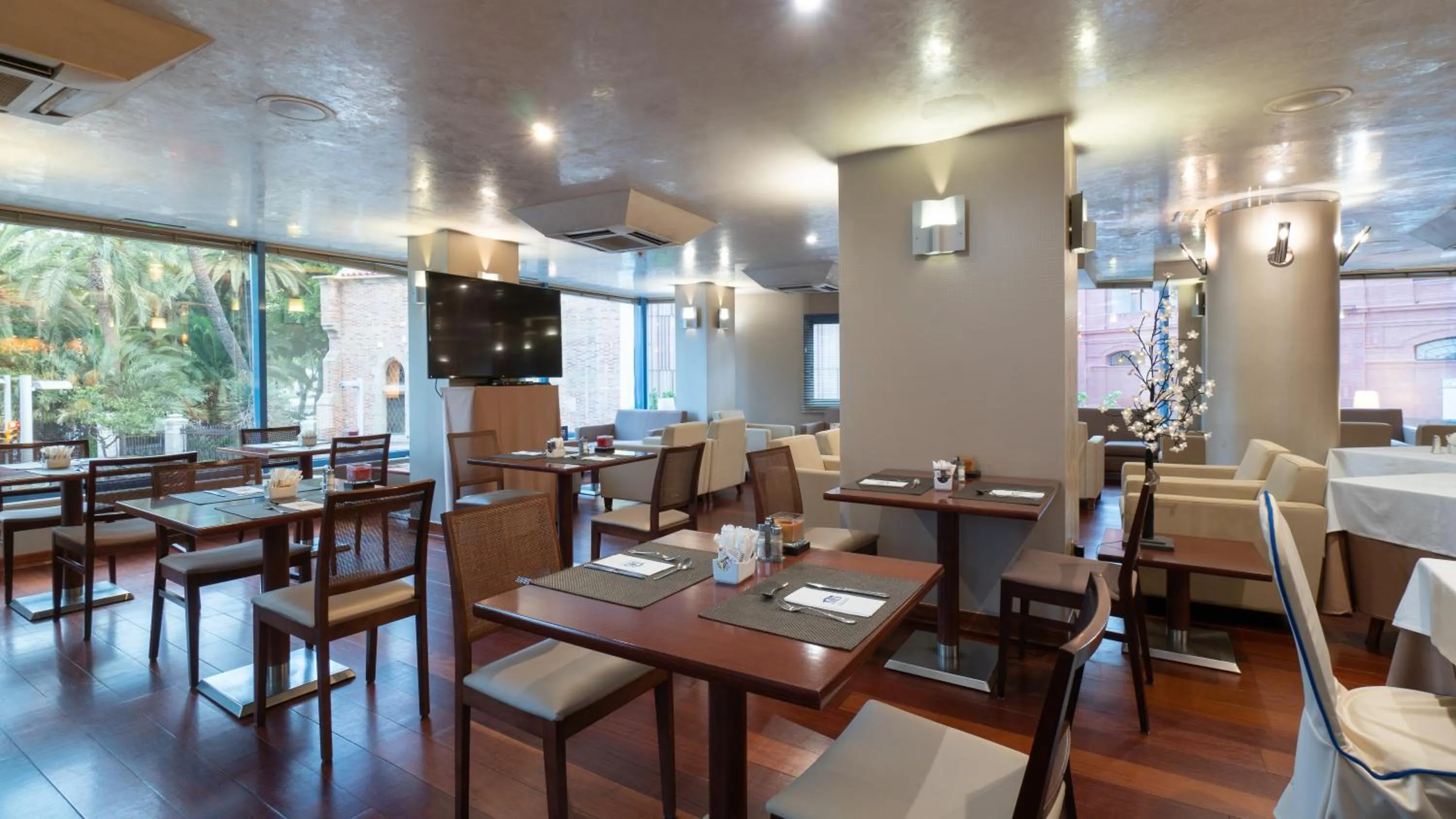 Restaurant/places to eat in Hotel MS Maestranza Málaga Centro