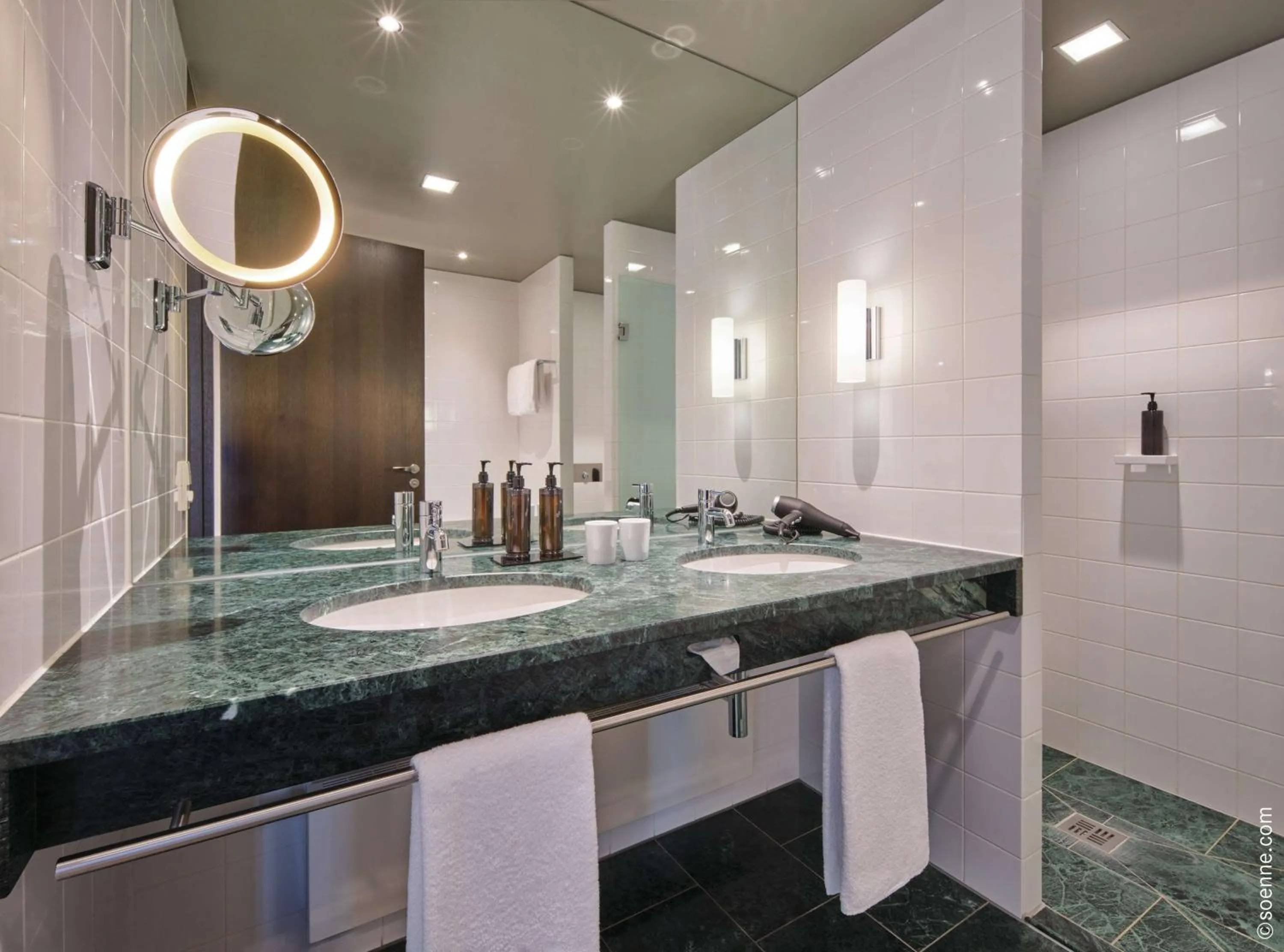 Bathroom in Dorint Kurfürstendamm Berlin