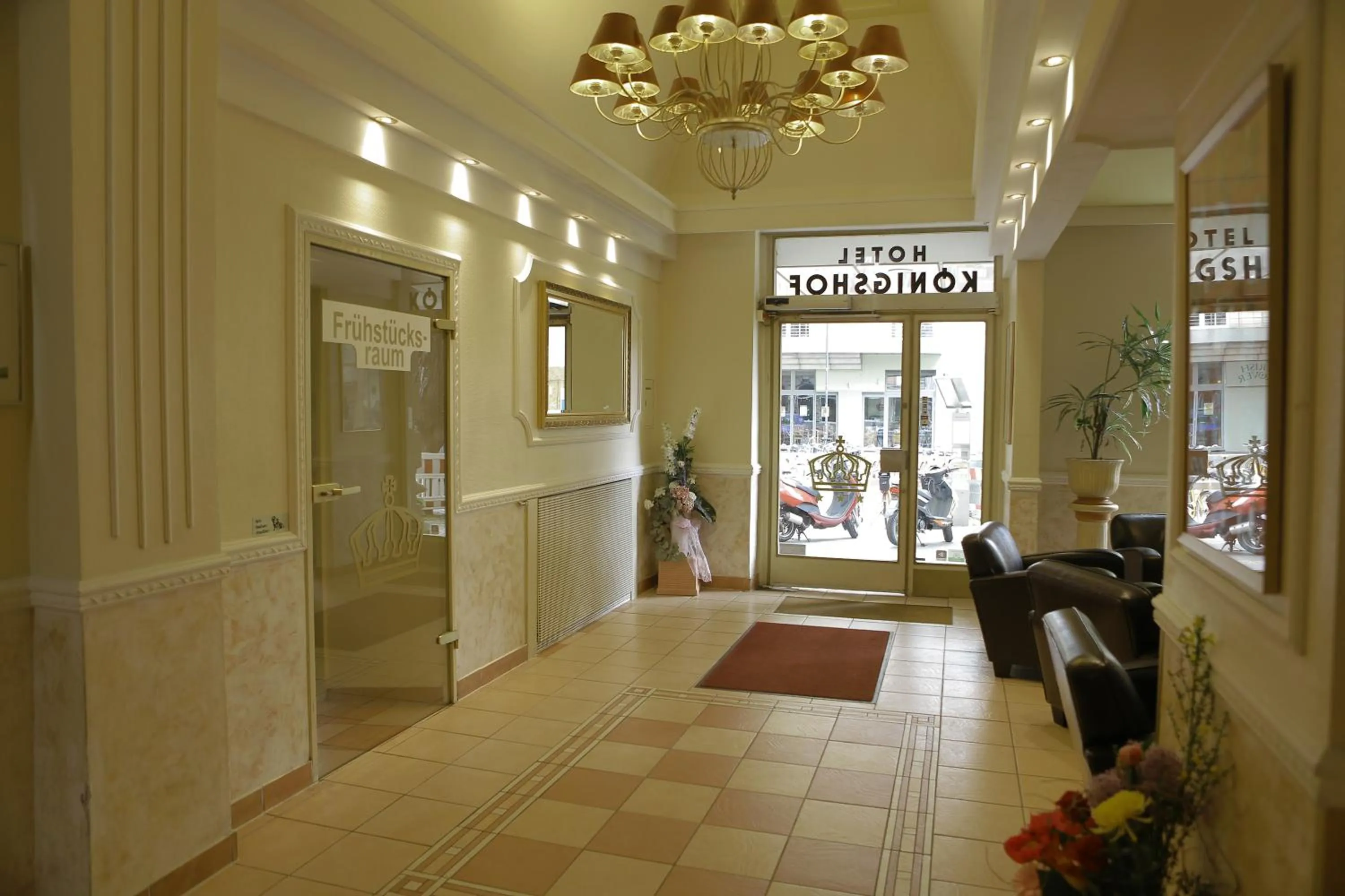 Facade/entrance in Hotel Königshof