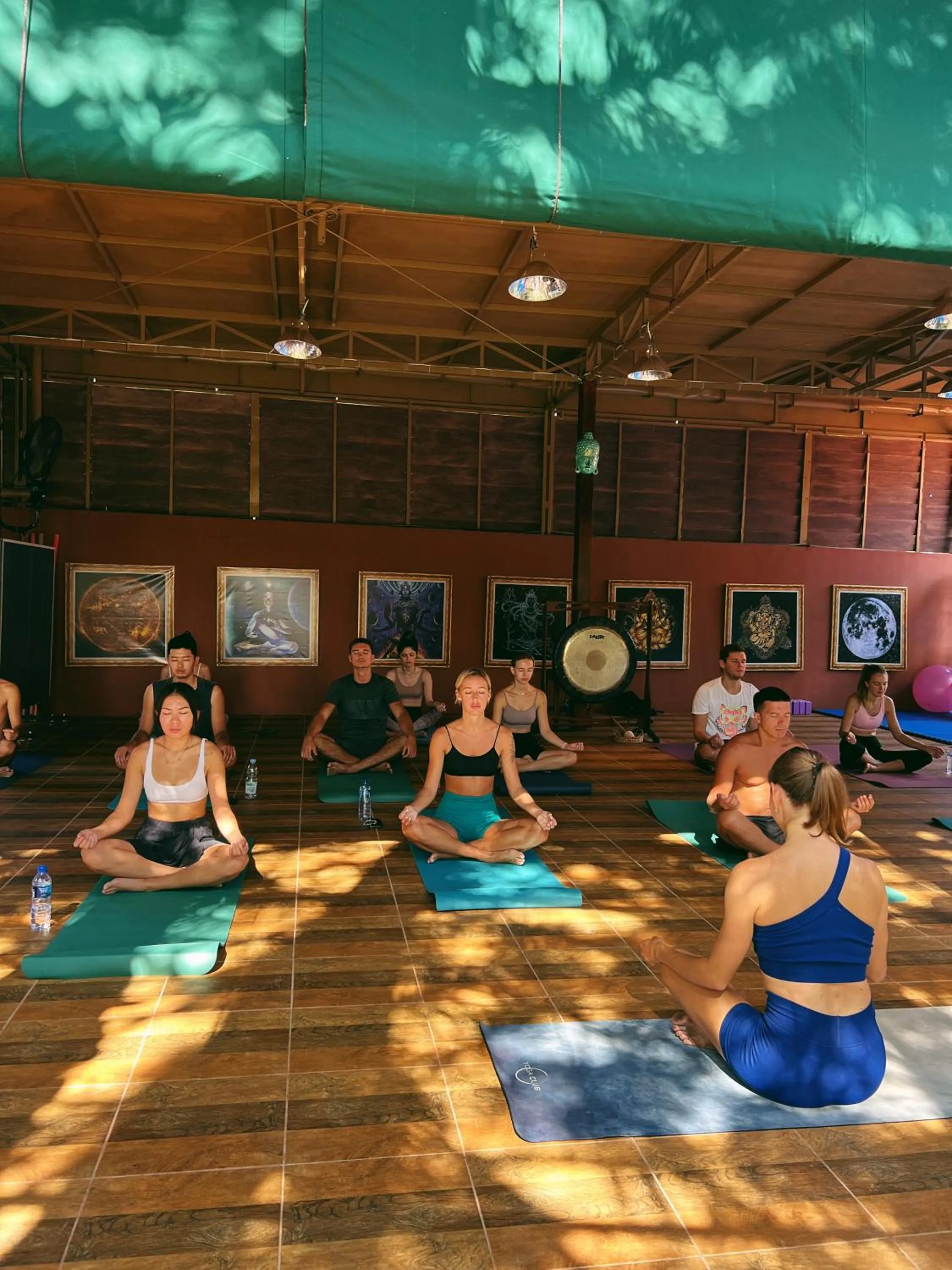 People in Villa Neshama