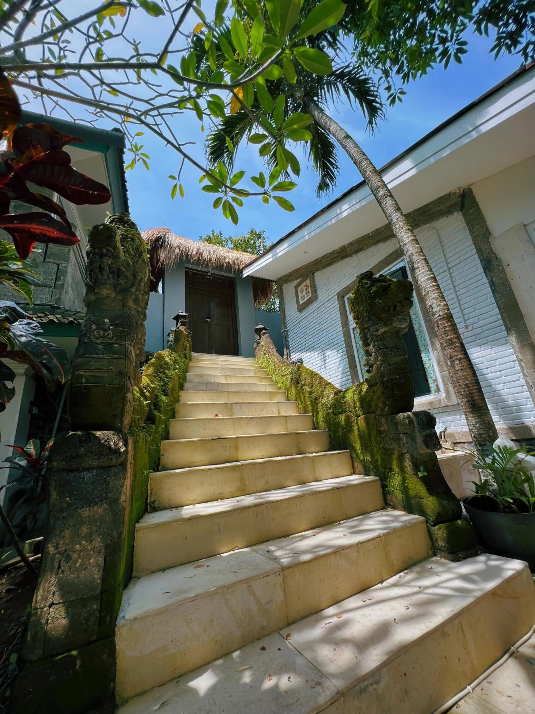 Property building in Villa Neshama