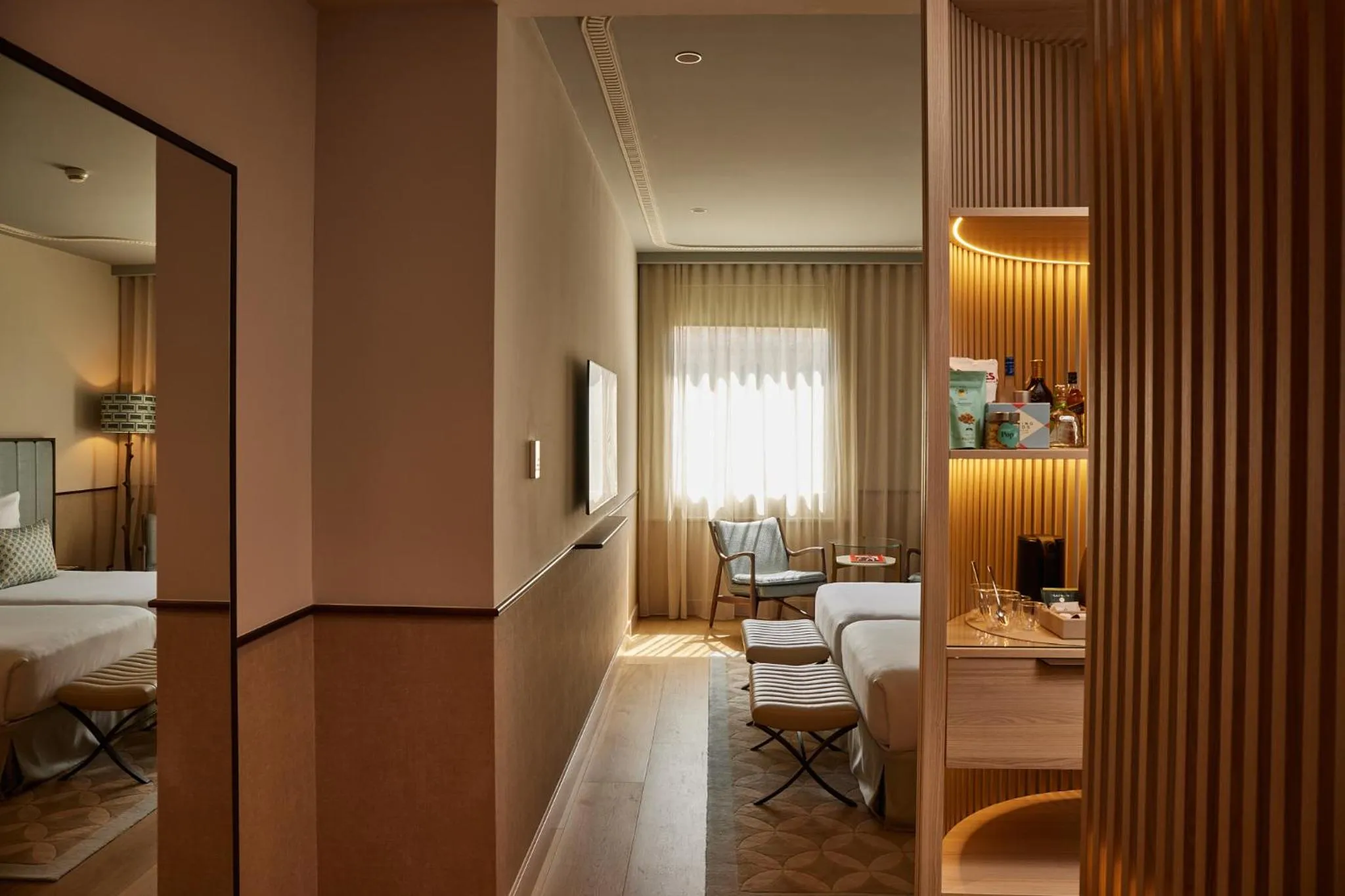 Photo of the whole room, Bed in Grand Hotel Central, Small Luxury Hotels