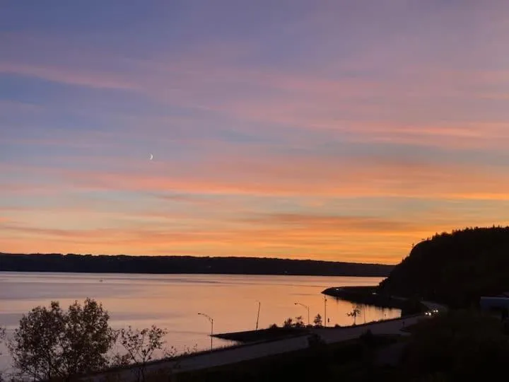 Lake view in Suite 2 Flèche du fjord vue Saguenay Mont Valin