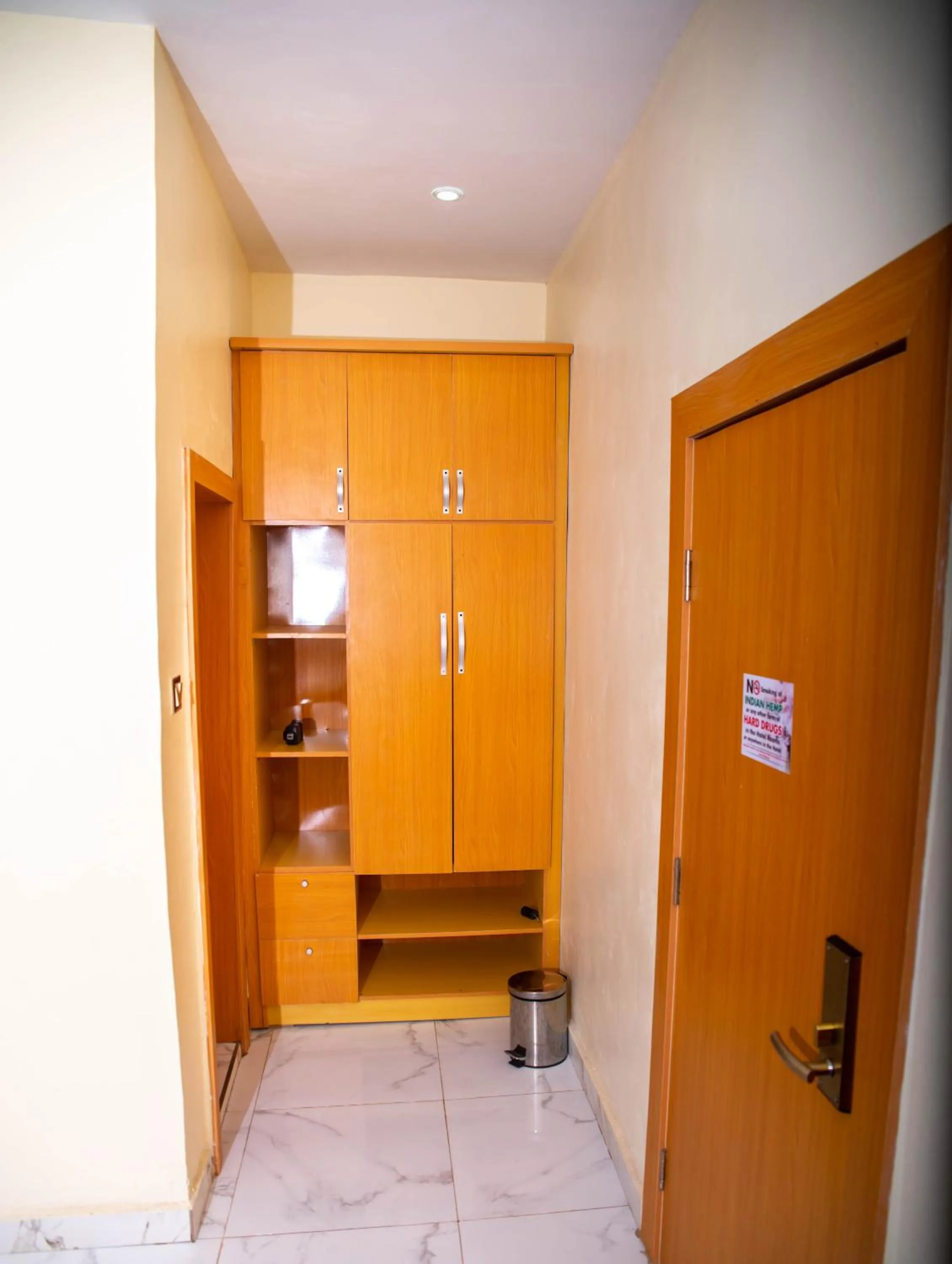 Buddiez Hotel & Resort