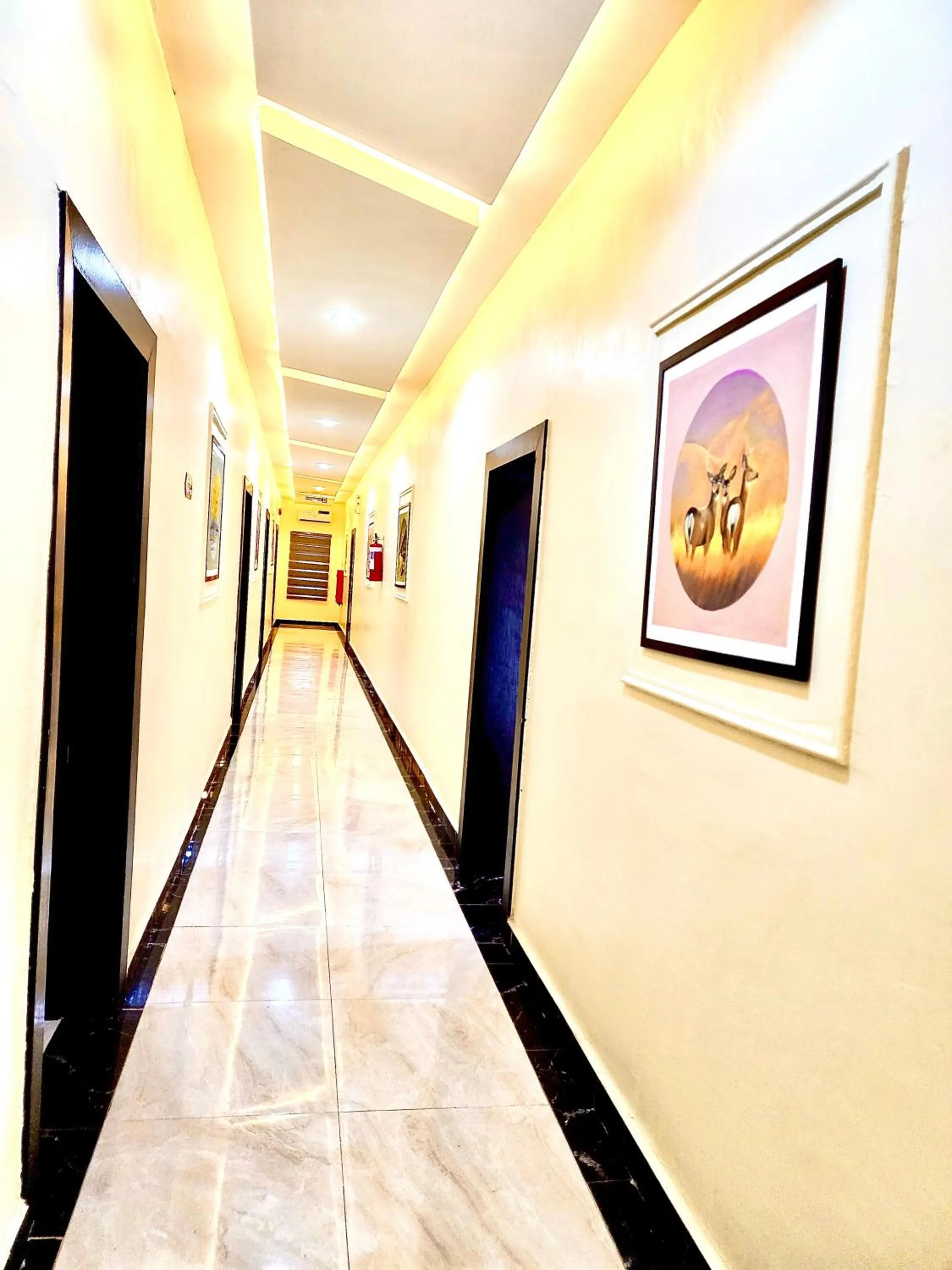 Buddiez Hotel & Resort