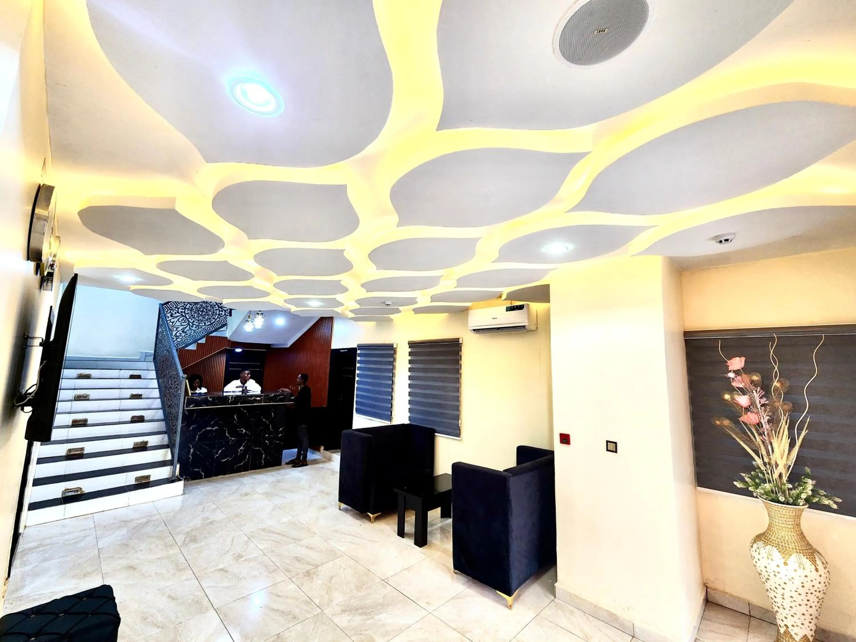 On-site shops in Buddiez Hotel & Resort