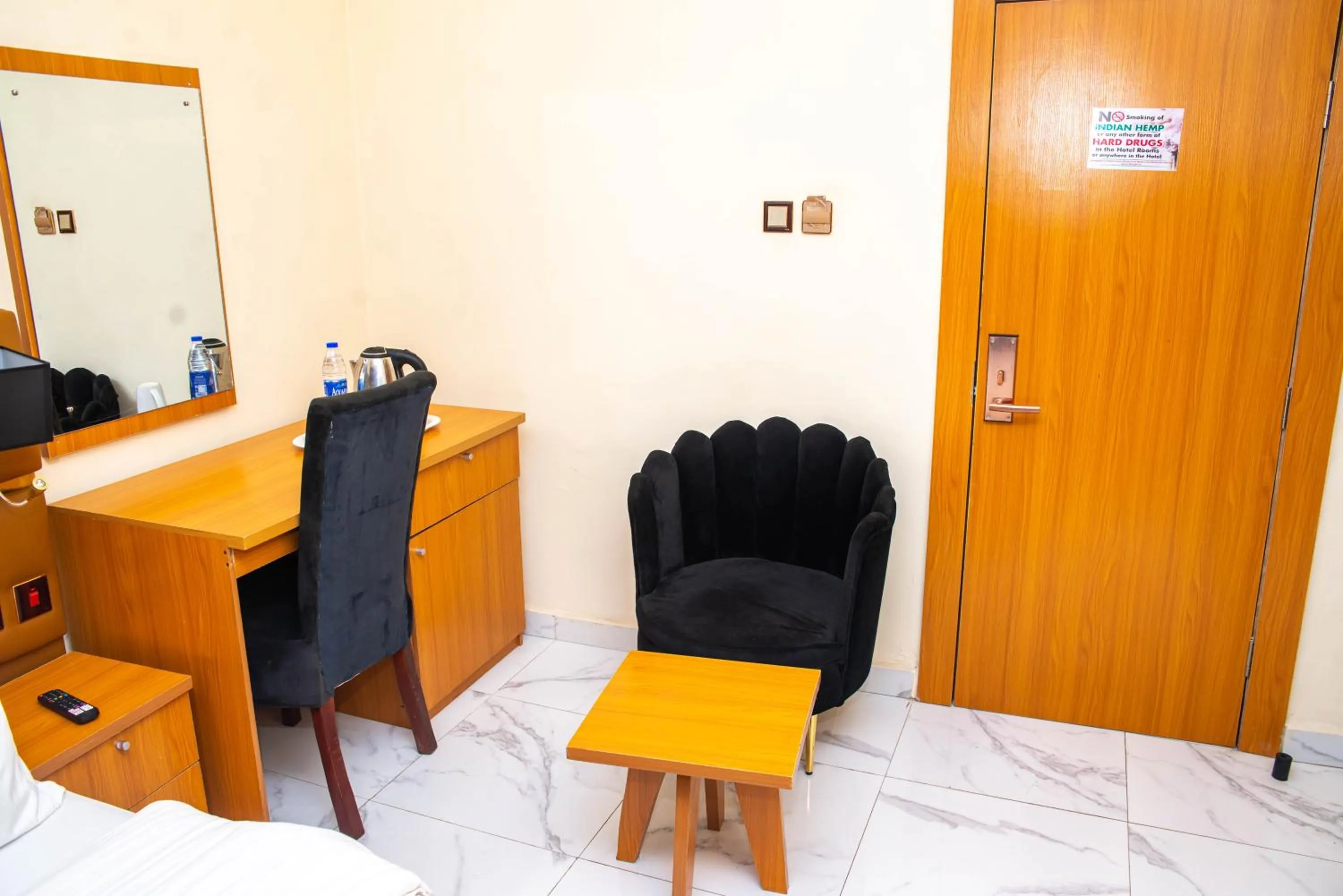 Buddiez Hotel & Resort