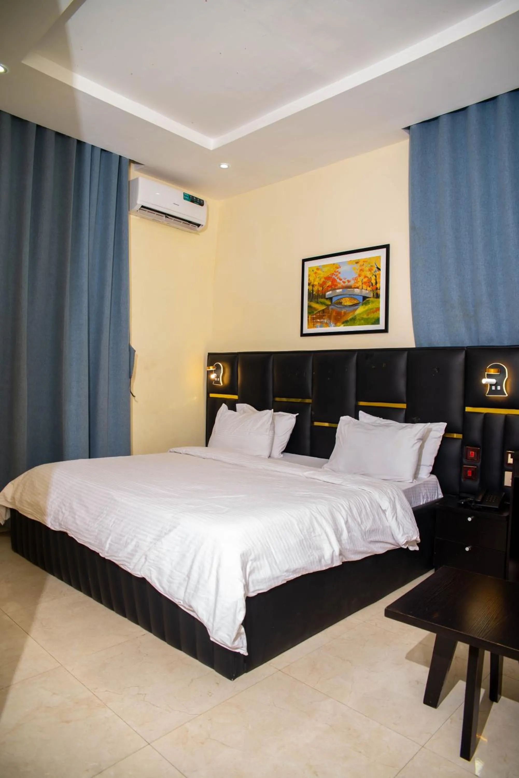 Bed in Buddiez Hotel & Resort