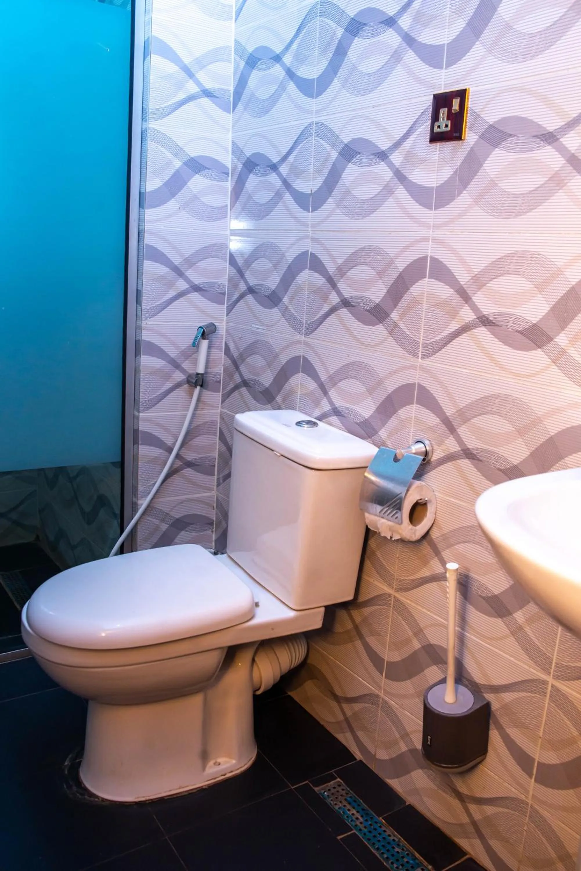 Buddiez Hotel & Resort