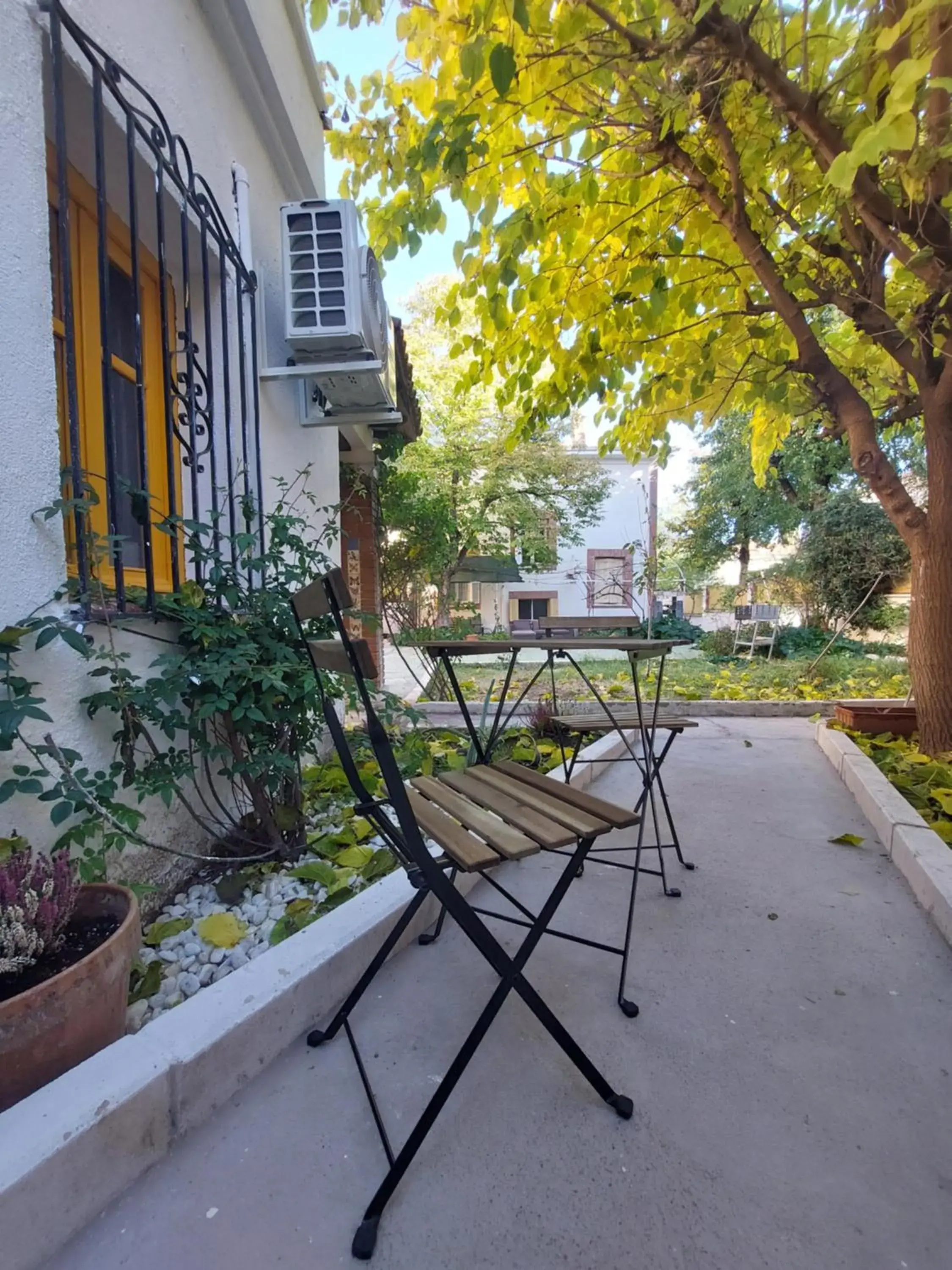 Quadruple Room with Private Bathroom in N1 Casa de Madrid - greenpeace line Quadruple Room with Private Bathroom in N1 Casa de Madrid - greenpeace line