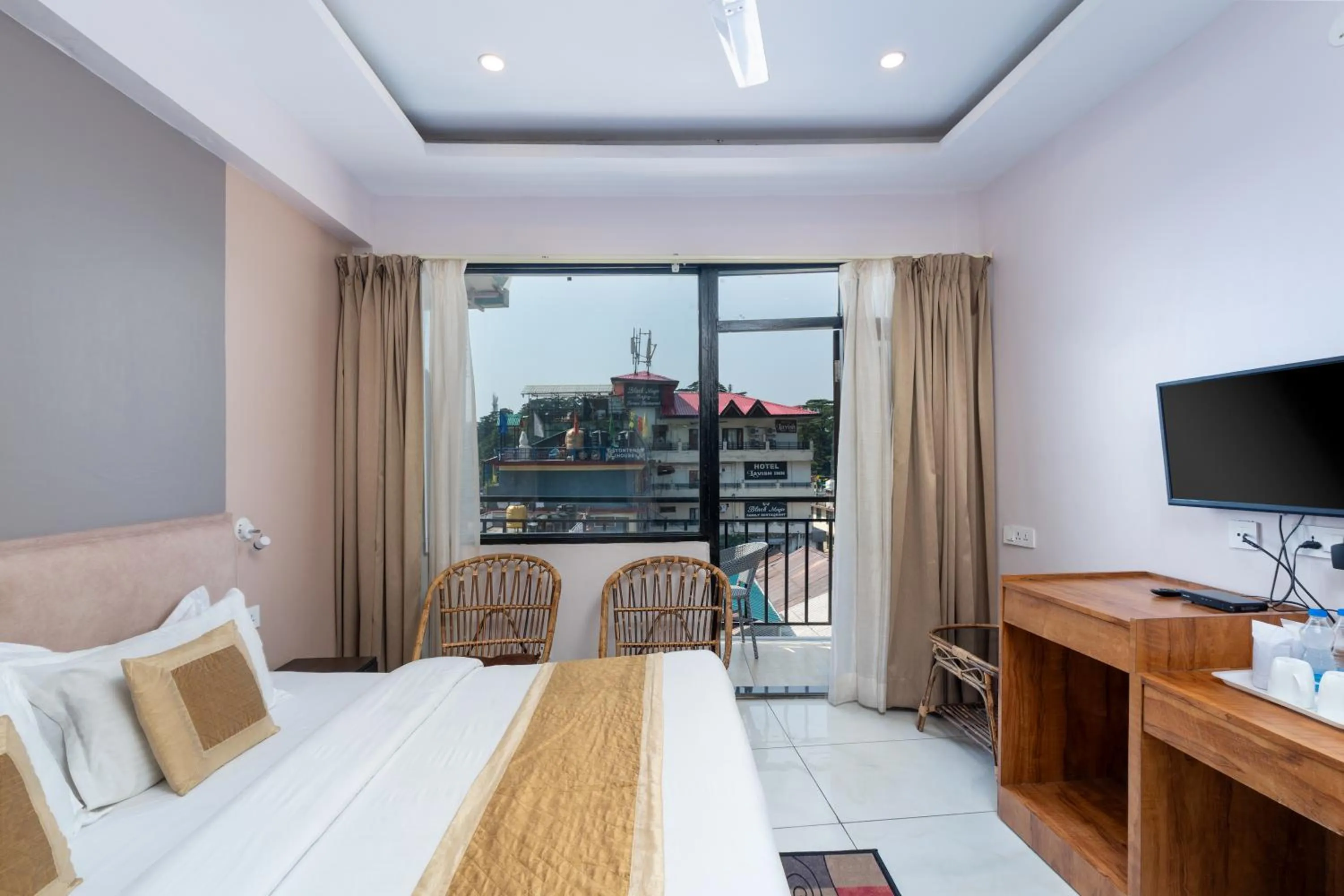 City view, Bed in Hotel Buddha's Abode- Best Hotel in McleodGanj Main Market