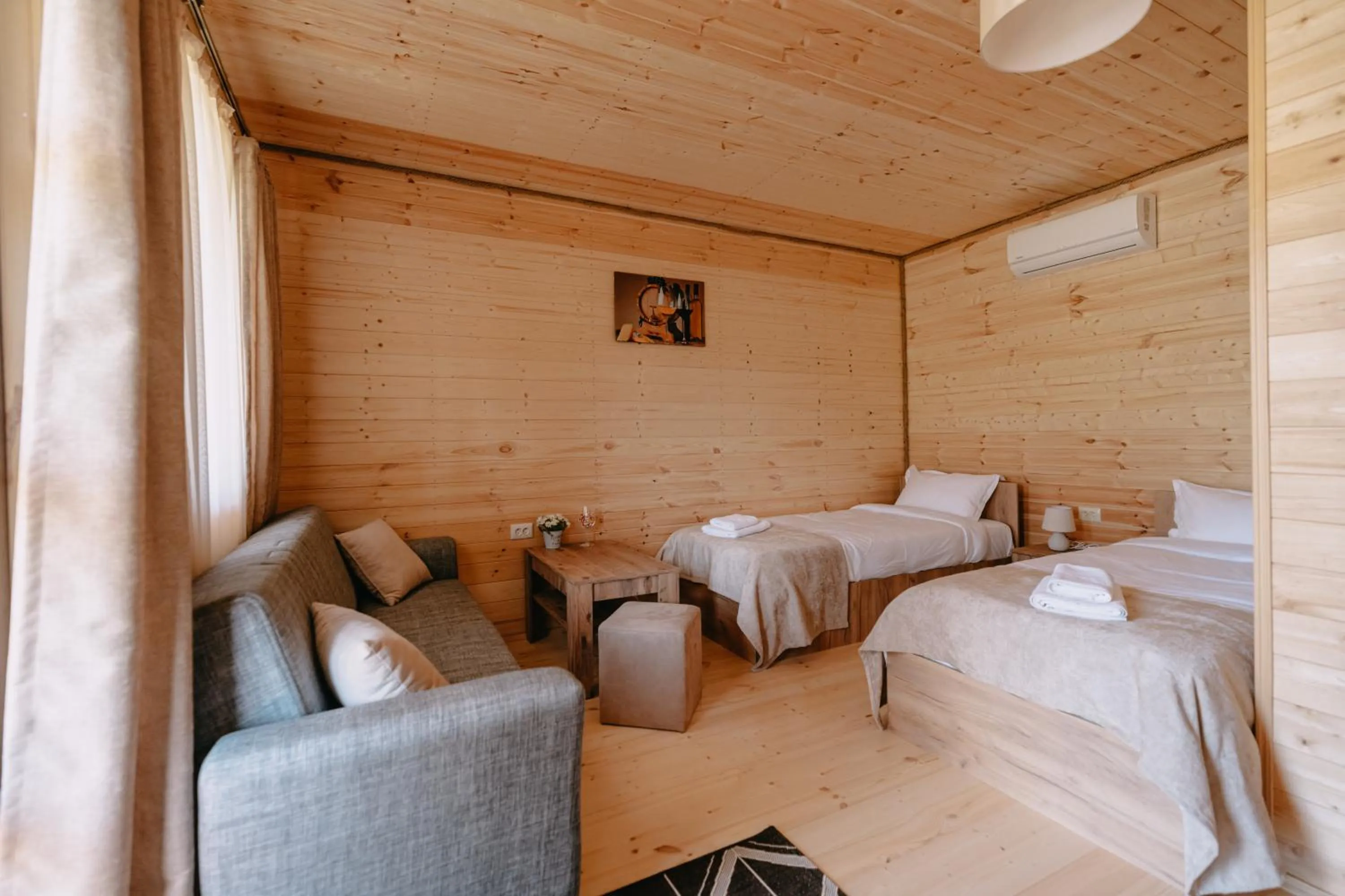 Bedroom, Bed in Chateau Ateni Cottages