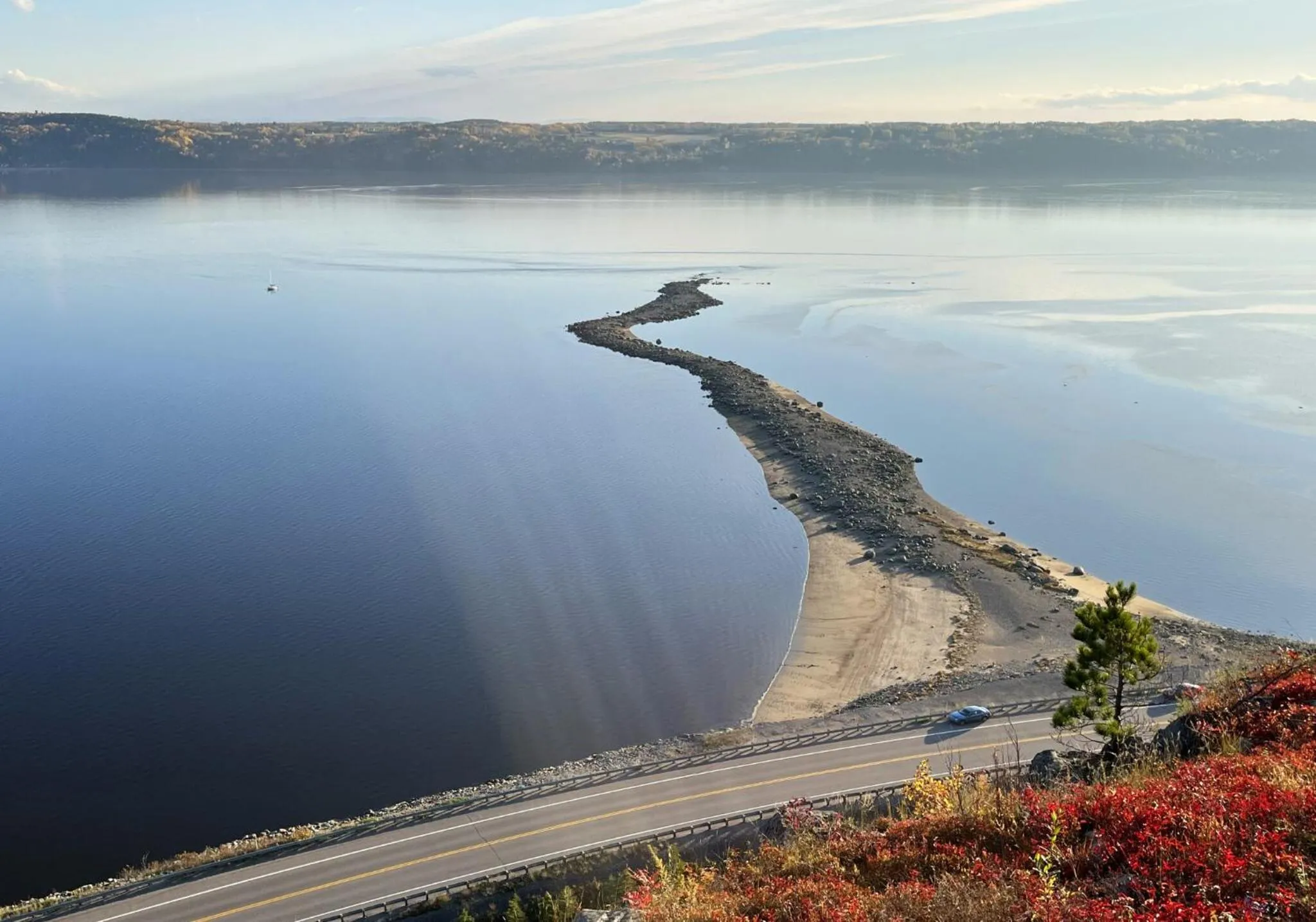 Landmark view in Séjour Flèche du fjord vue Saguenay Mont Valin