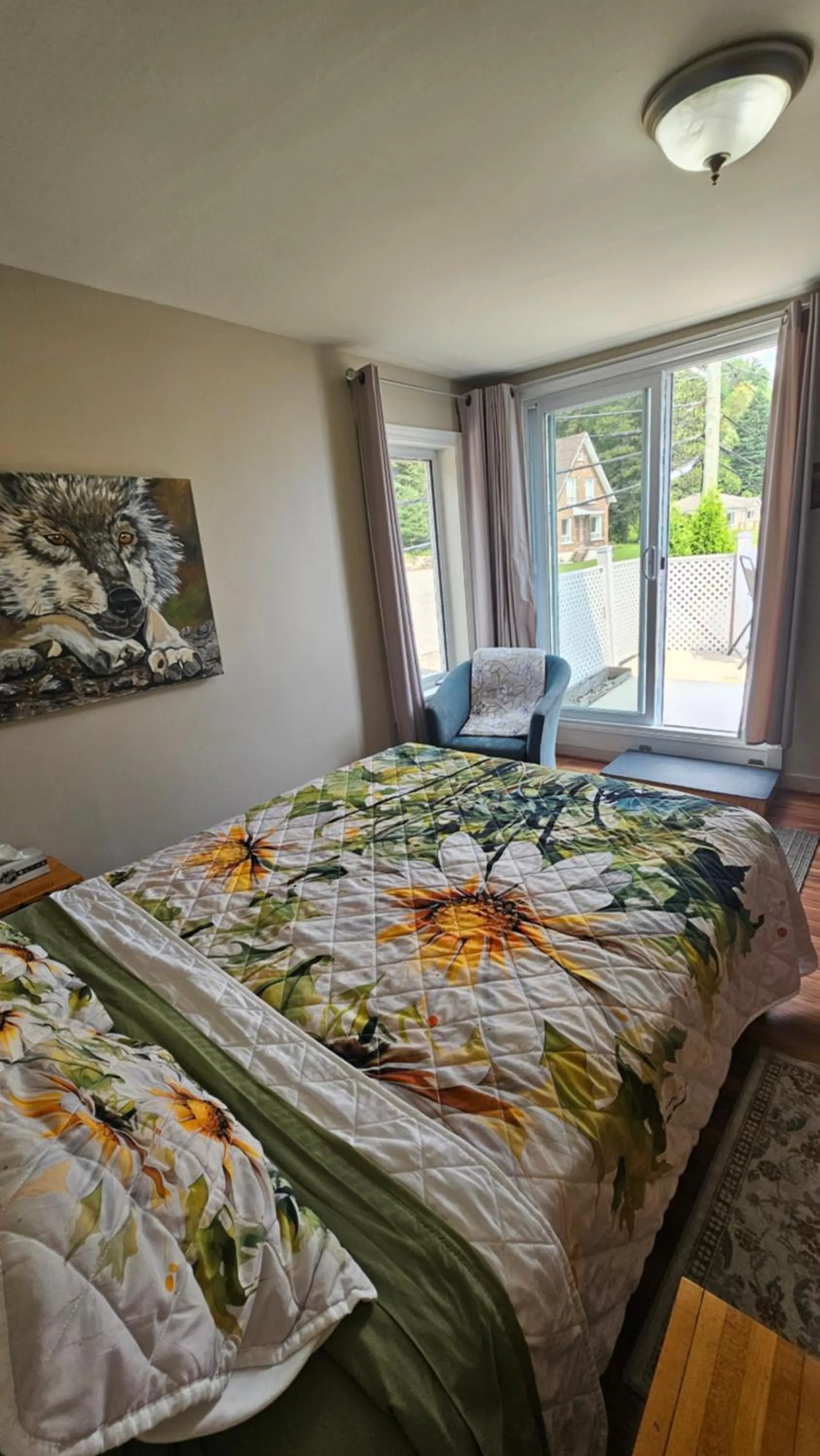 Bed in Séjour Flèche du fjord vue Saguenay Mont Valin