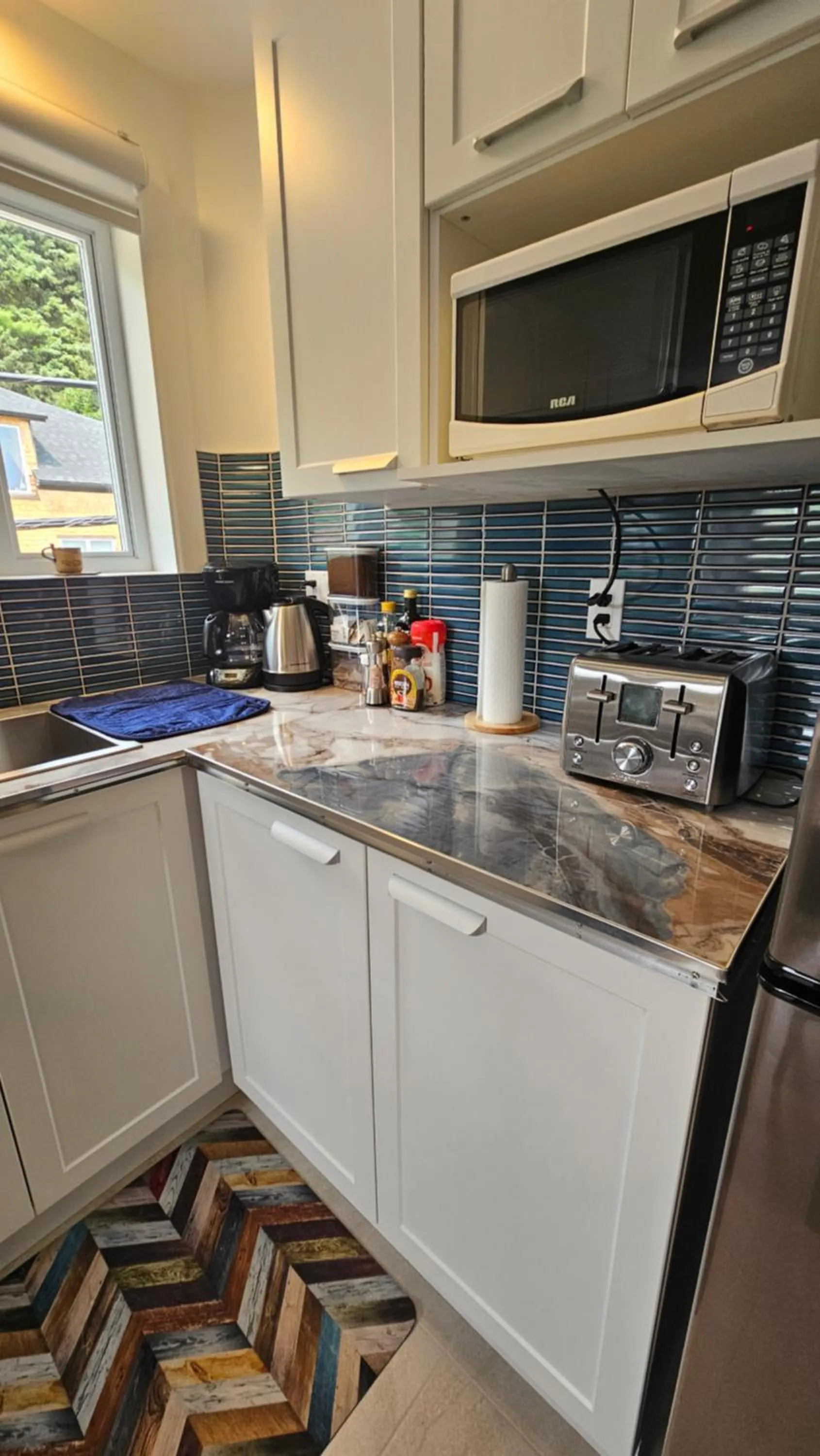 Kitchen or kitchenette in Séjour Flèche du fjord vue Saguenay Mont Valin