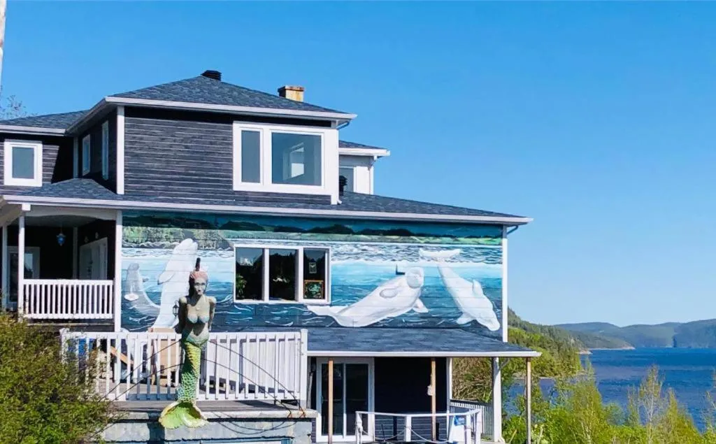 Patio in Séjour Flèche du fjord vue Saguenay Mont Valin
