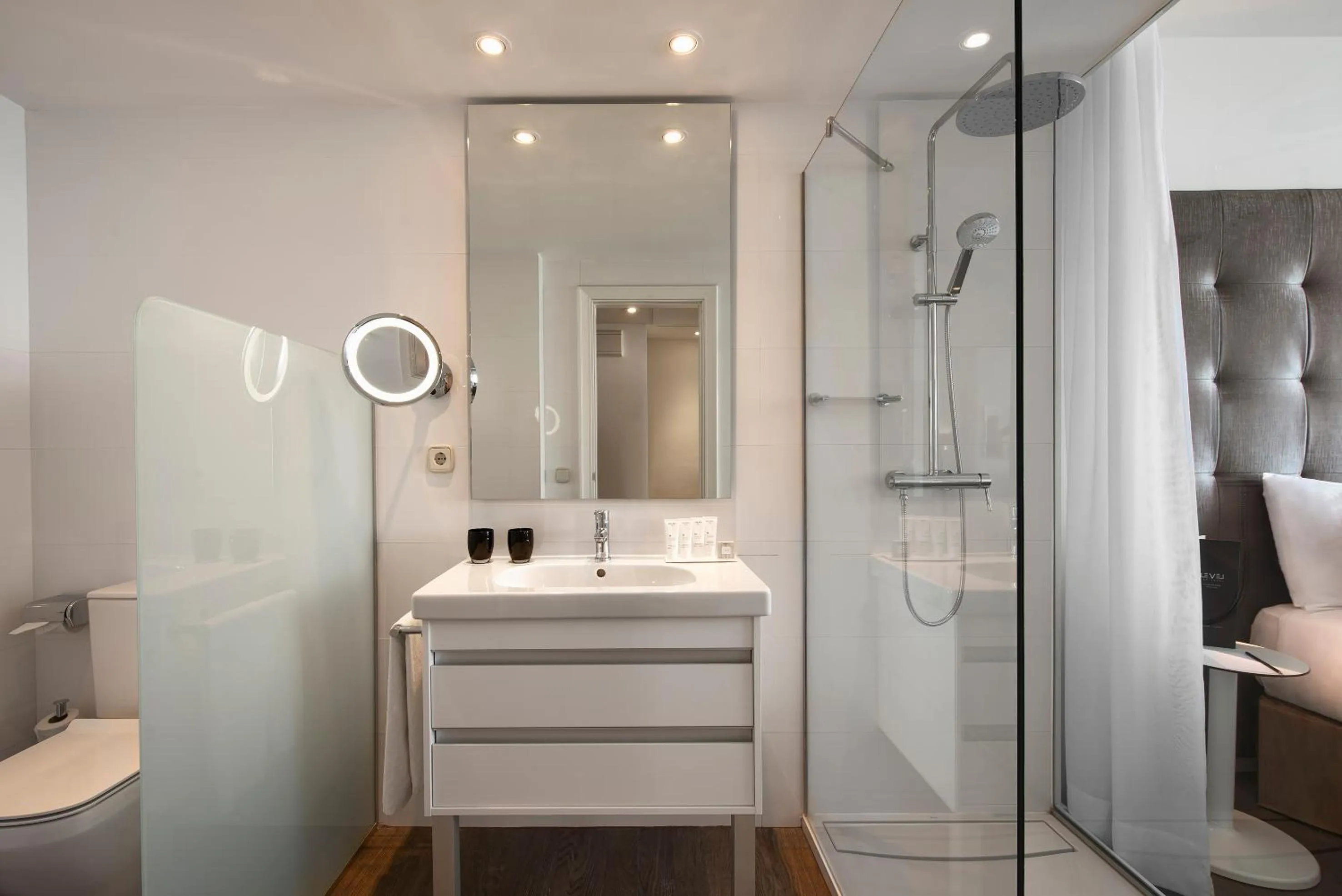 Shower in Meliá Palma Marina