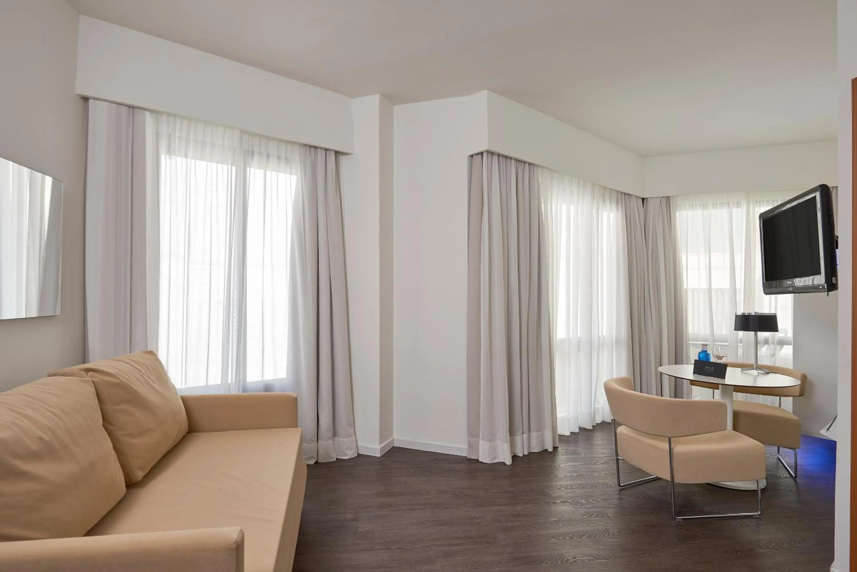 Photo of the whole room in Meliá Palma Marina