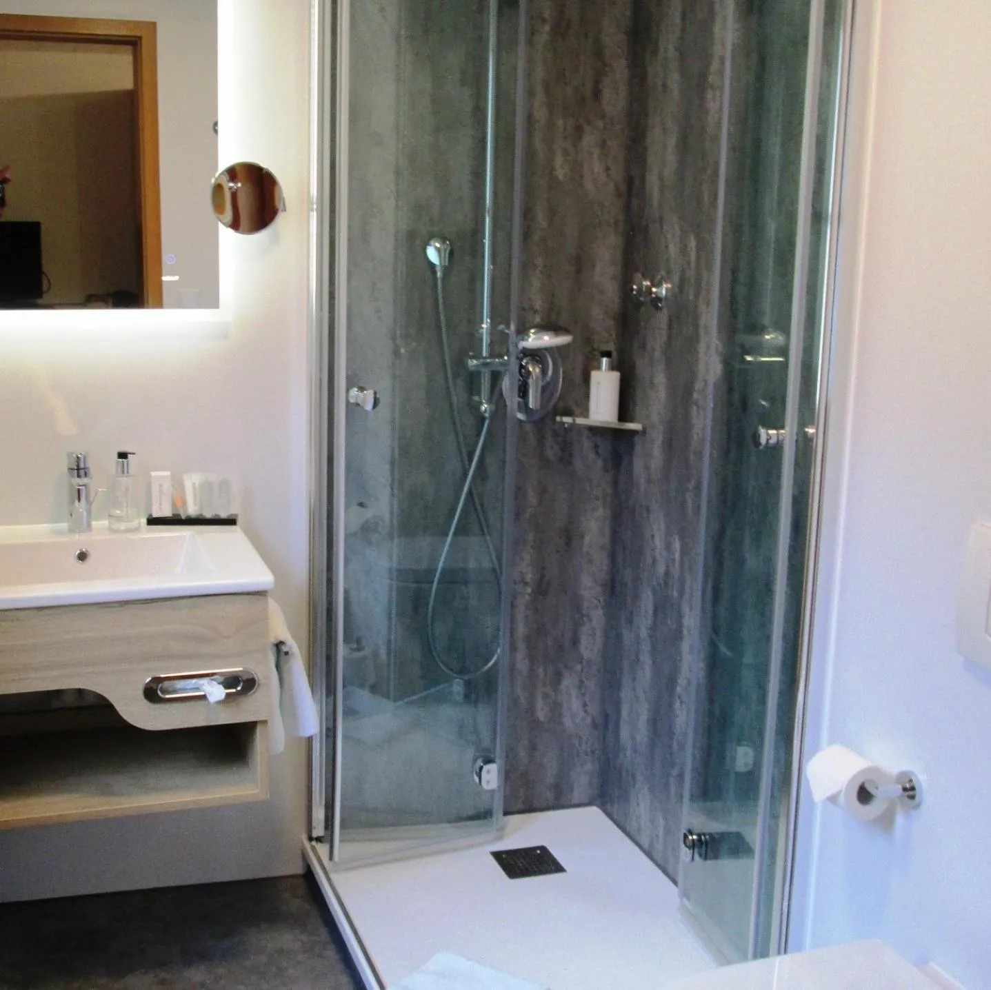 Bathroom in Hotel & Restaurant Kaiser Superior