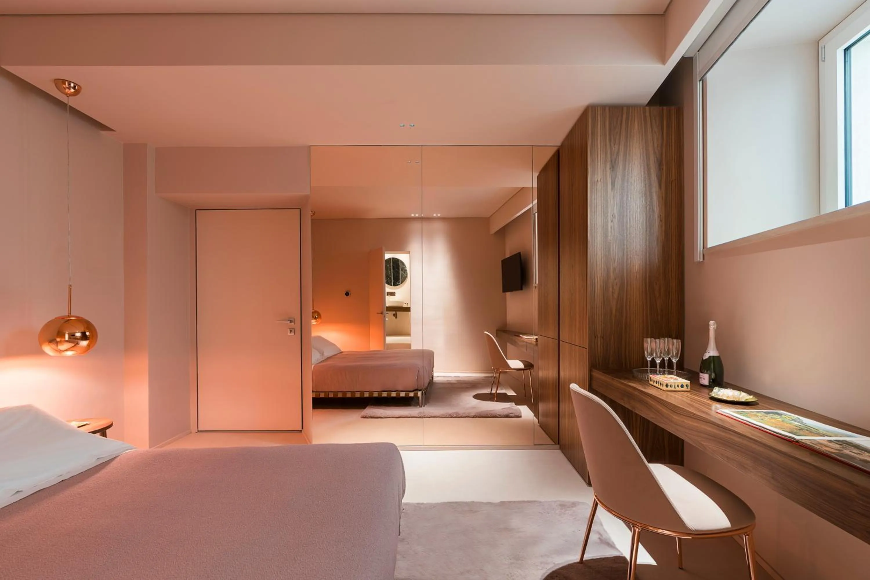 Photo of the whole room, Bed in Taormina Infinity Suites