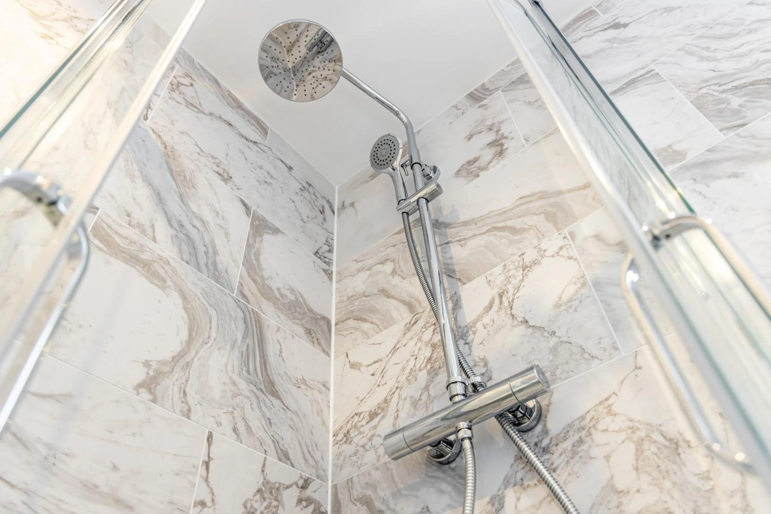 Shower in The Whichcote Arms